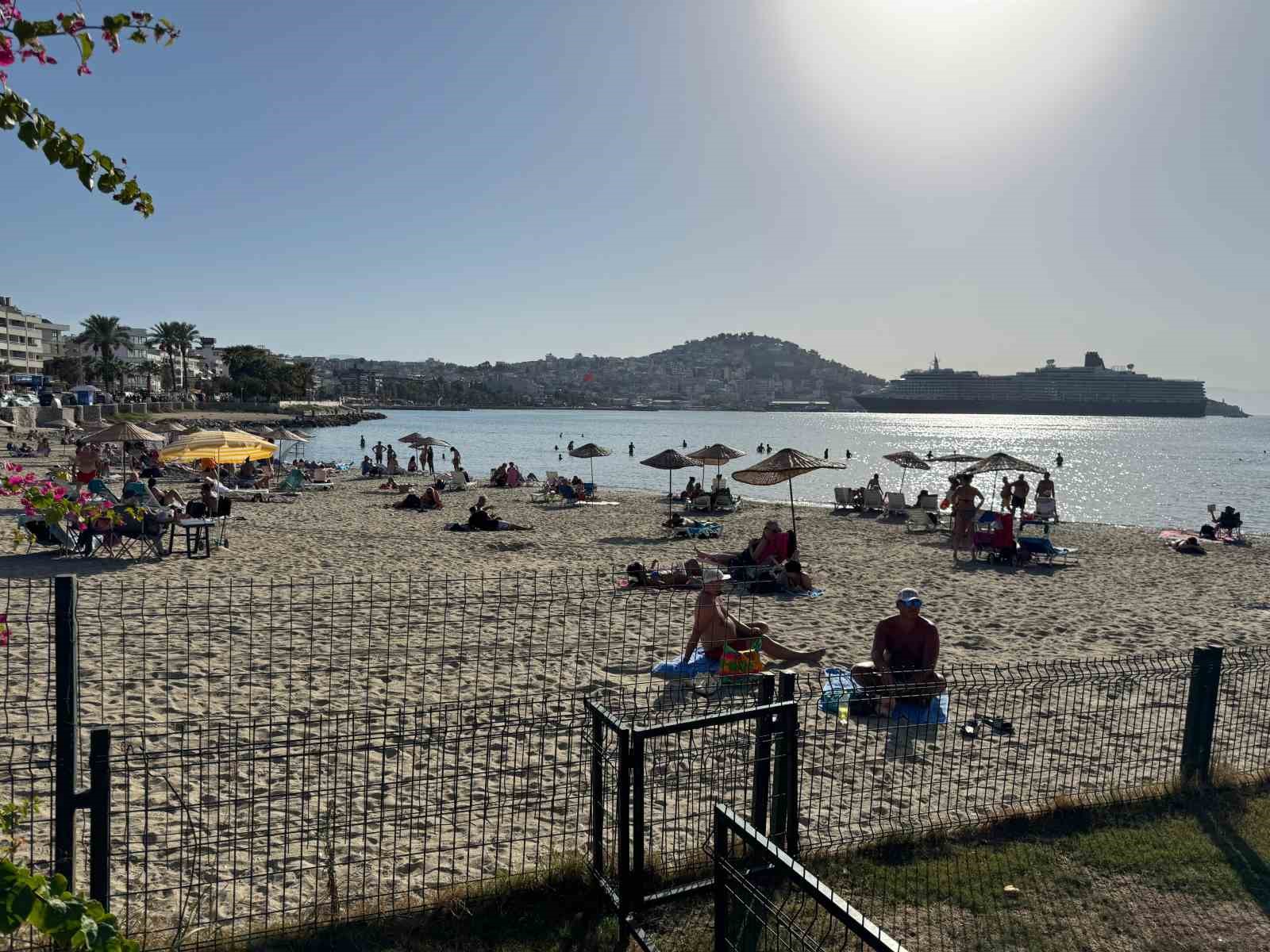 Kuşadası’nda Ekim’de deniz keyfi
