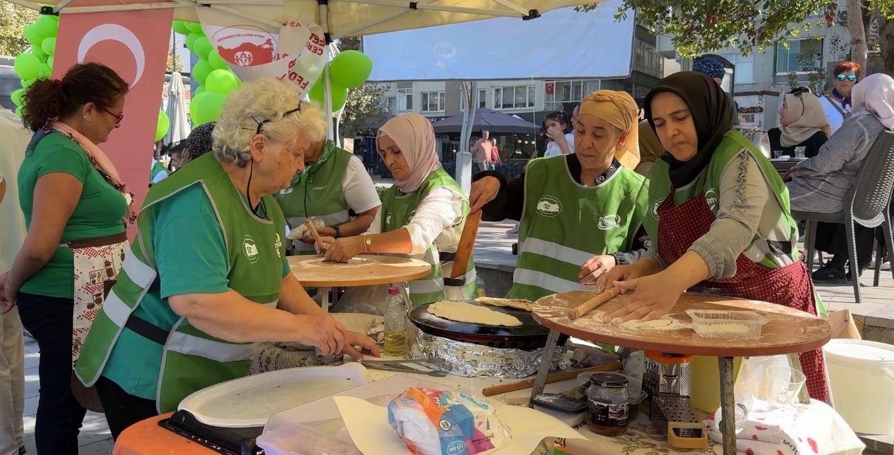 Yalova’da serebral palsiye dikkati çekmek için yeşil yelek giydiler
