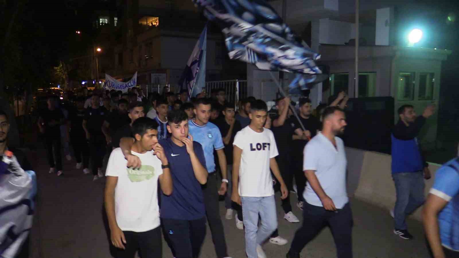 Adana Demirspor taraftarlarından Murat Sancak’a tepki
