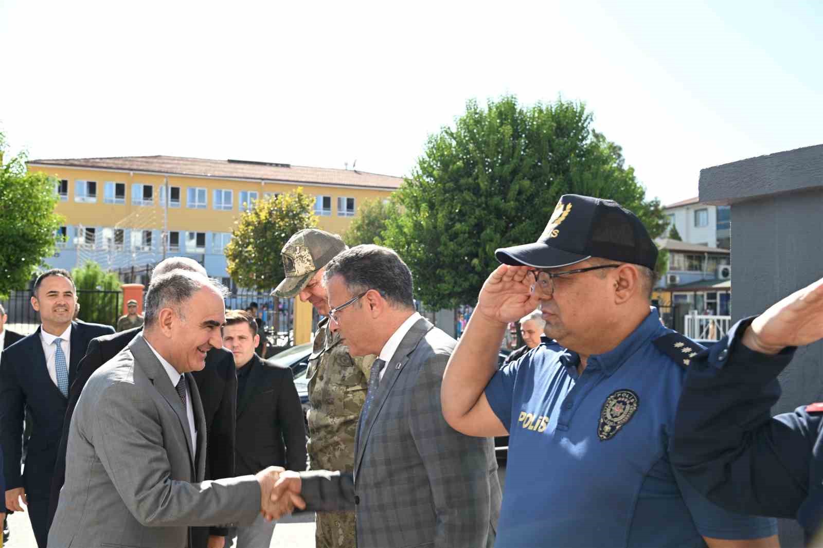 Vali Özkan ilçeleri yakından tanımaya devam ediyor
