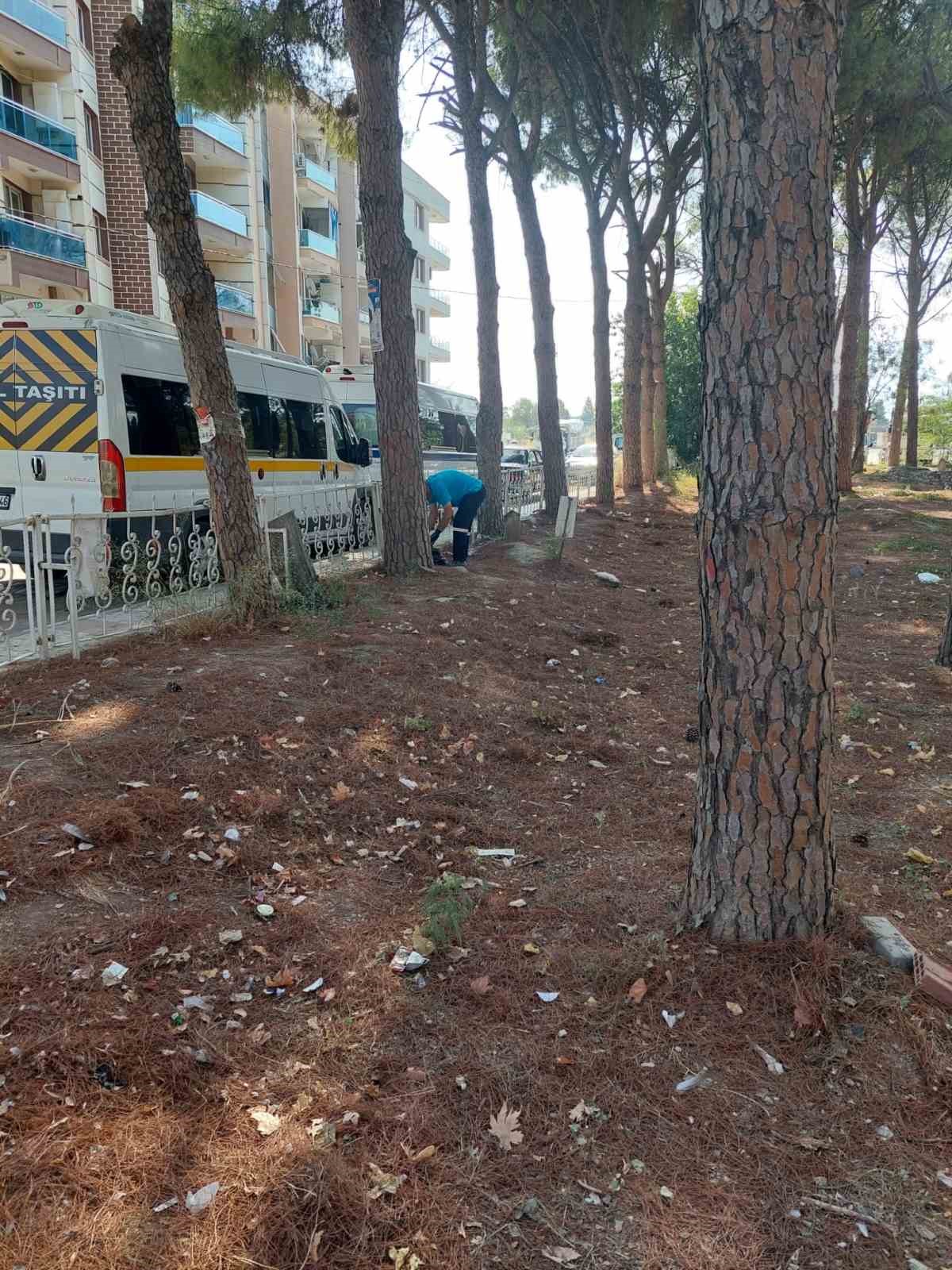 Büyükşehir tescilli tarihi Muradiye Mezarlığı’na sahip çıktı
