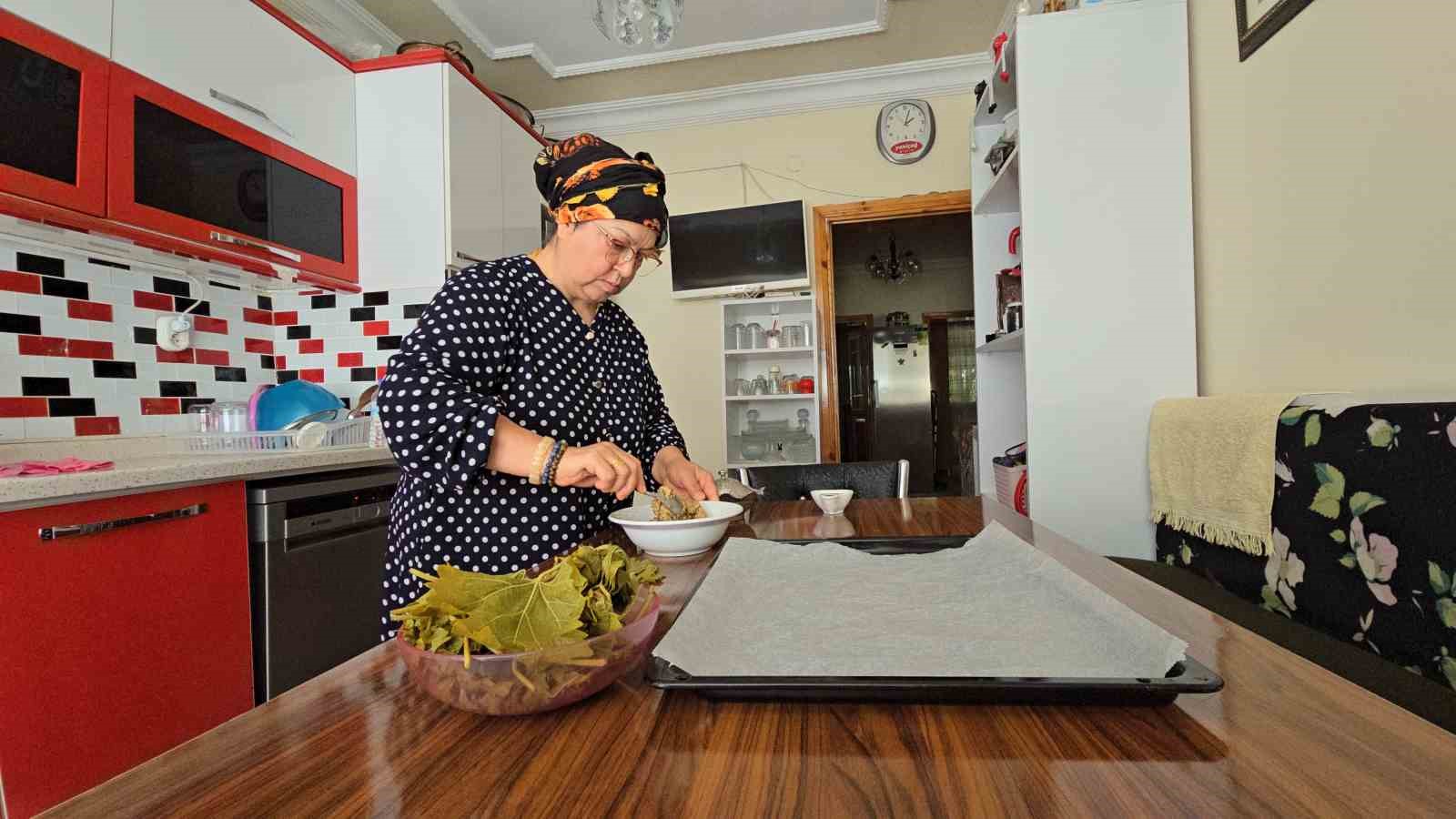 Adına şarkı yazılan Tokat sarması, tatlısıyla da damakları şenlendiriyor
