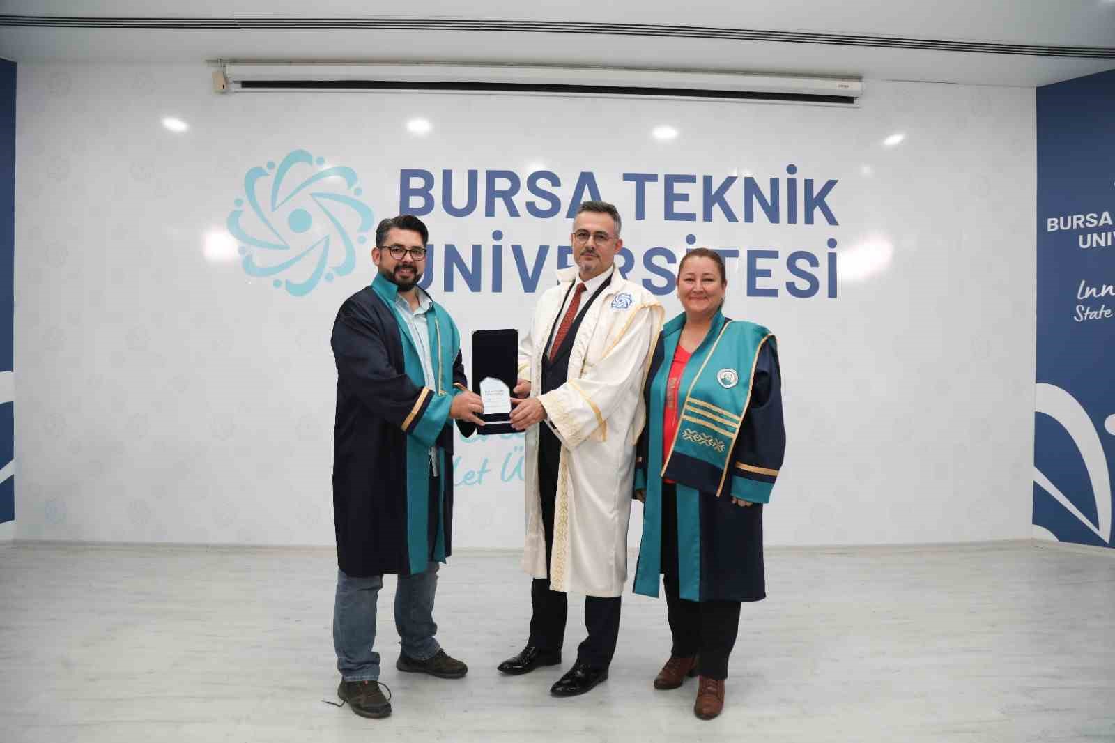 BTÜ lisansüstünde mezuniyet heyecanı
