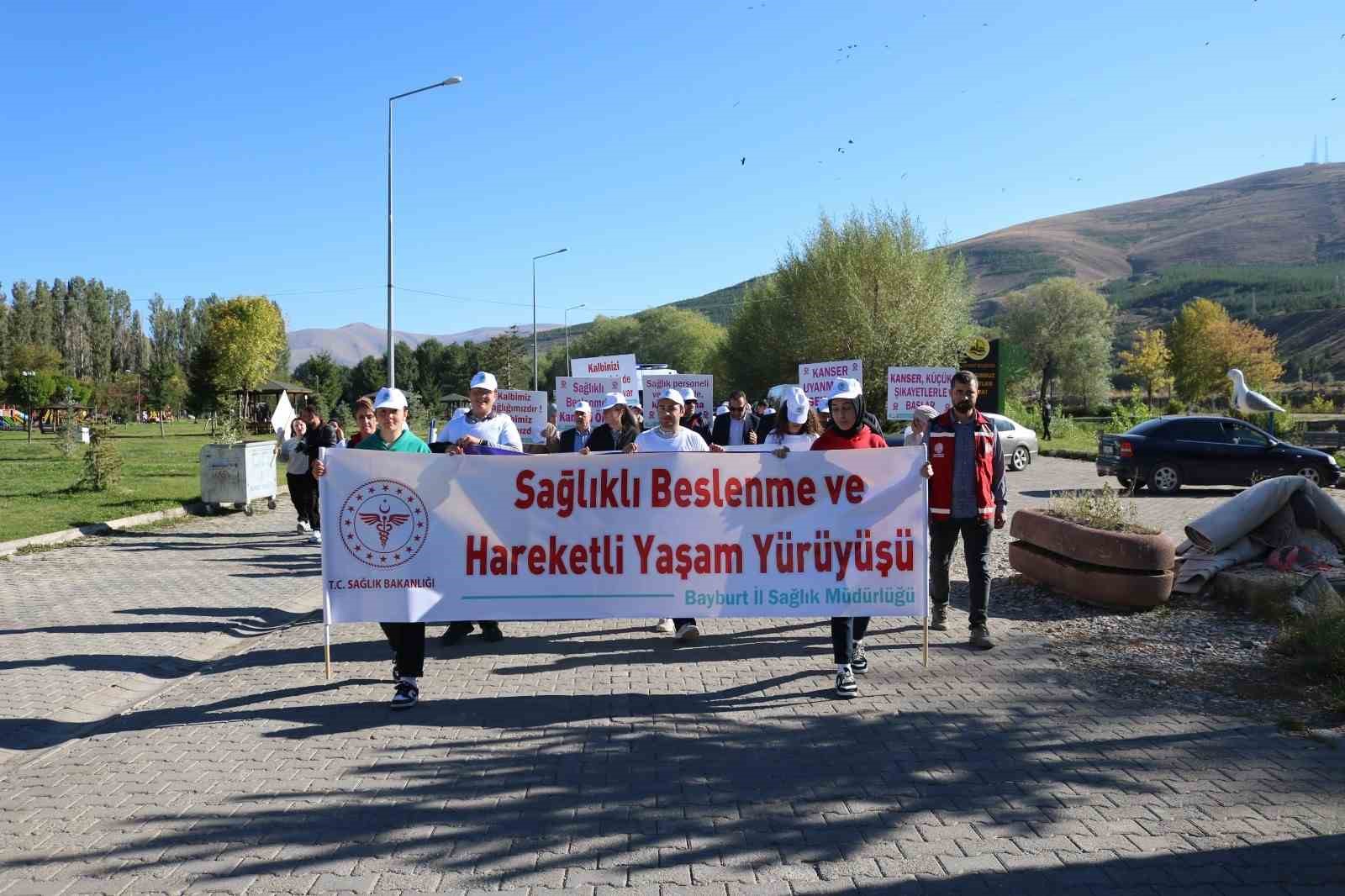 Bayburt’ta sağlık yaşama dikkat çekmek için yürüyüş yapıldı
