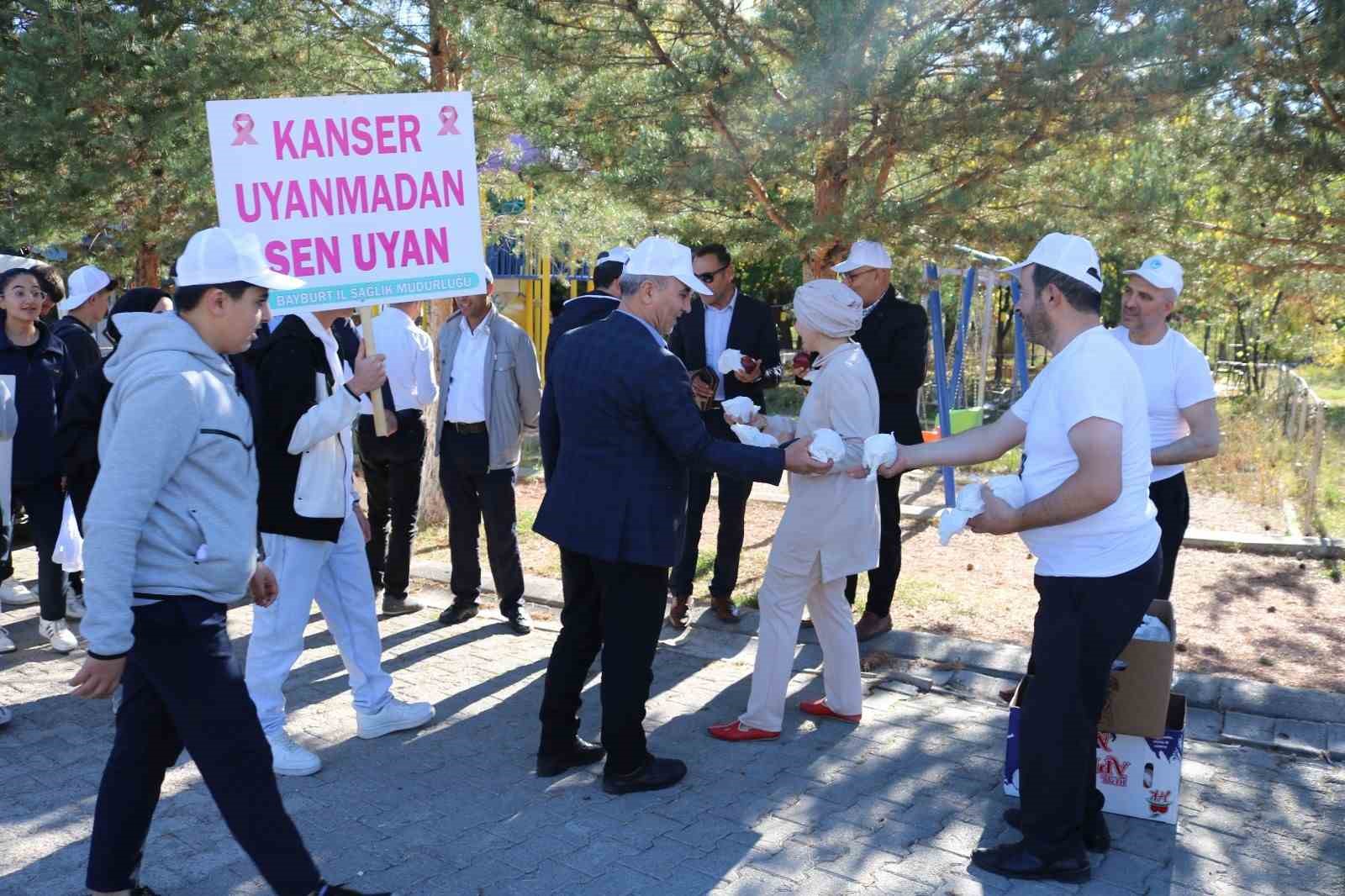 Bayburt’ta sağlık yaşama dikkat çekmek için yürüyüş yapıldı
