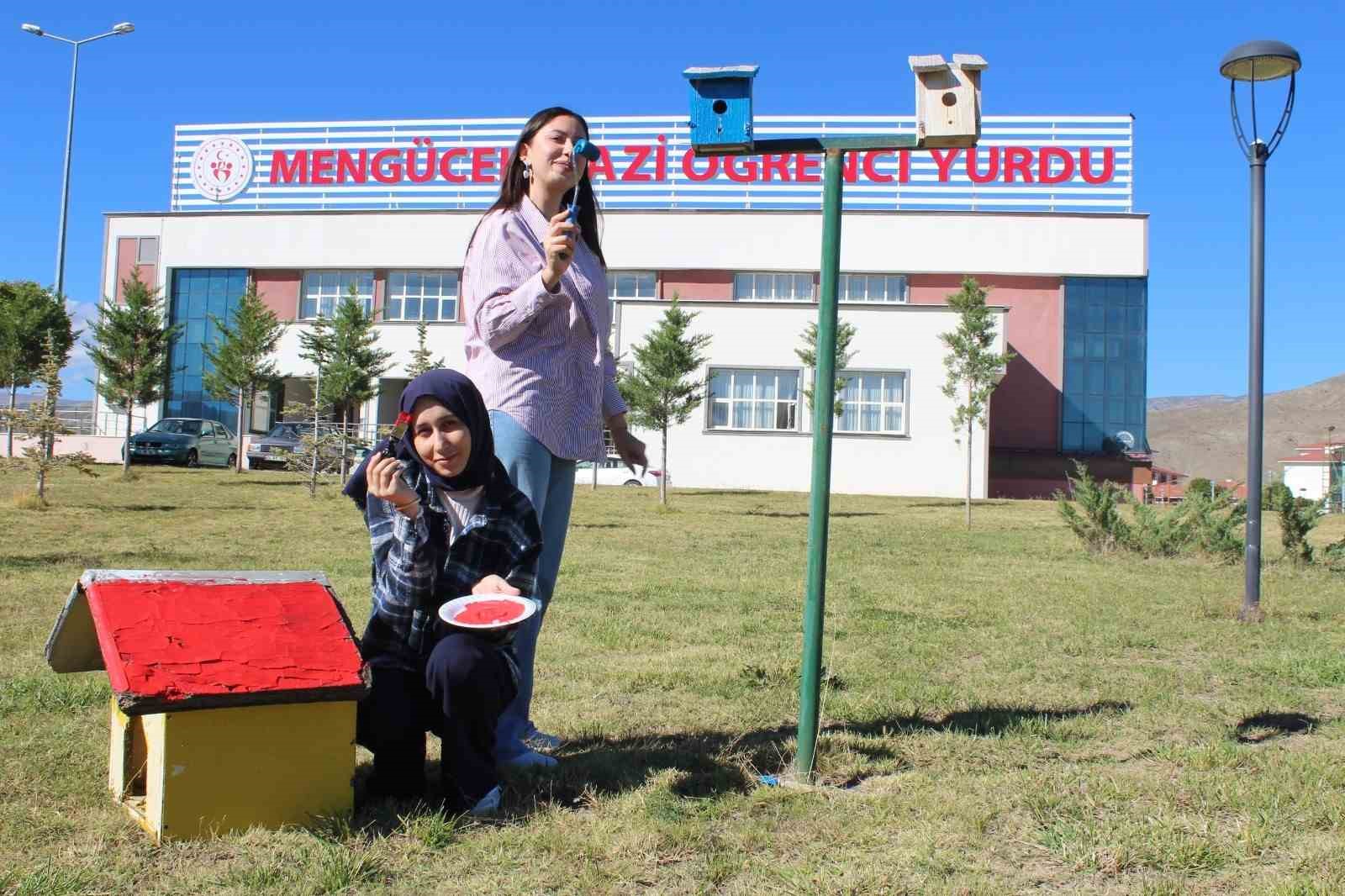 Mengücek Gazi Yurdu’nda Hayvanları Koruma Günü etkinliği
