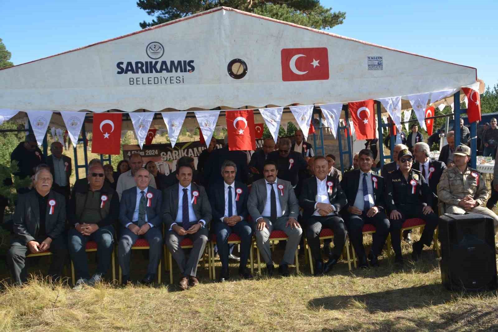 Sarıkamış Şehitleri adına fidanlar toprakla buluştu
