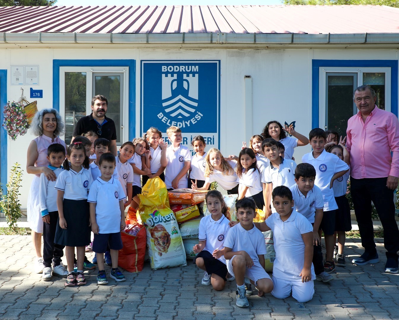 Bodrum’da 186 öğrenci patili dostlarıyla vakit geçirdi
