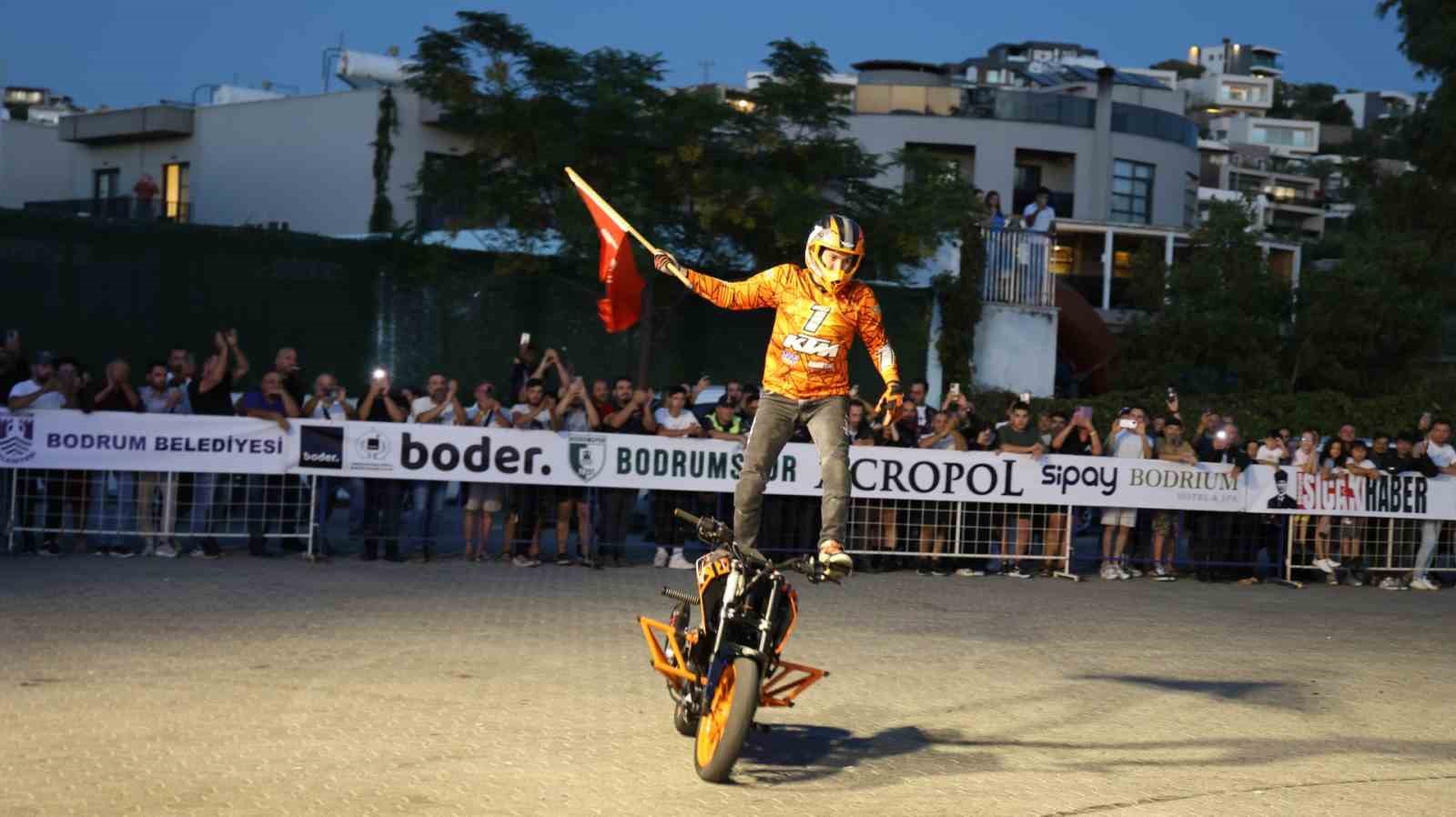 Bodrum Motofest nefes kesen gösterilerle başladı
