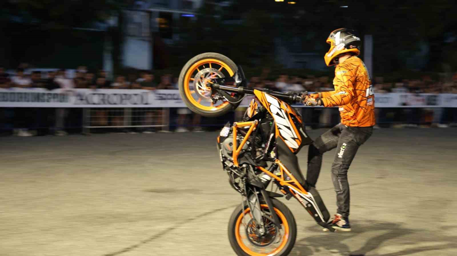 Bodrum Motofest nefes kesen gösterilerle başladı
