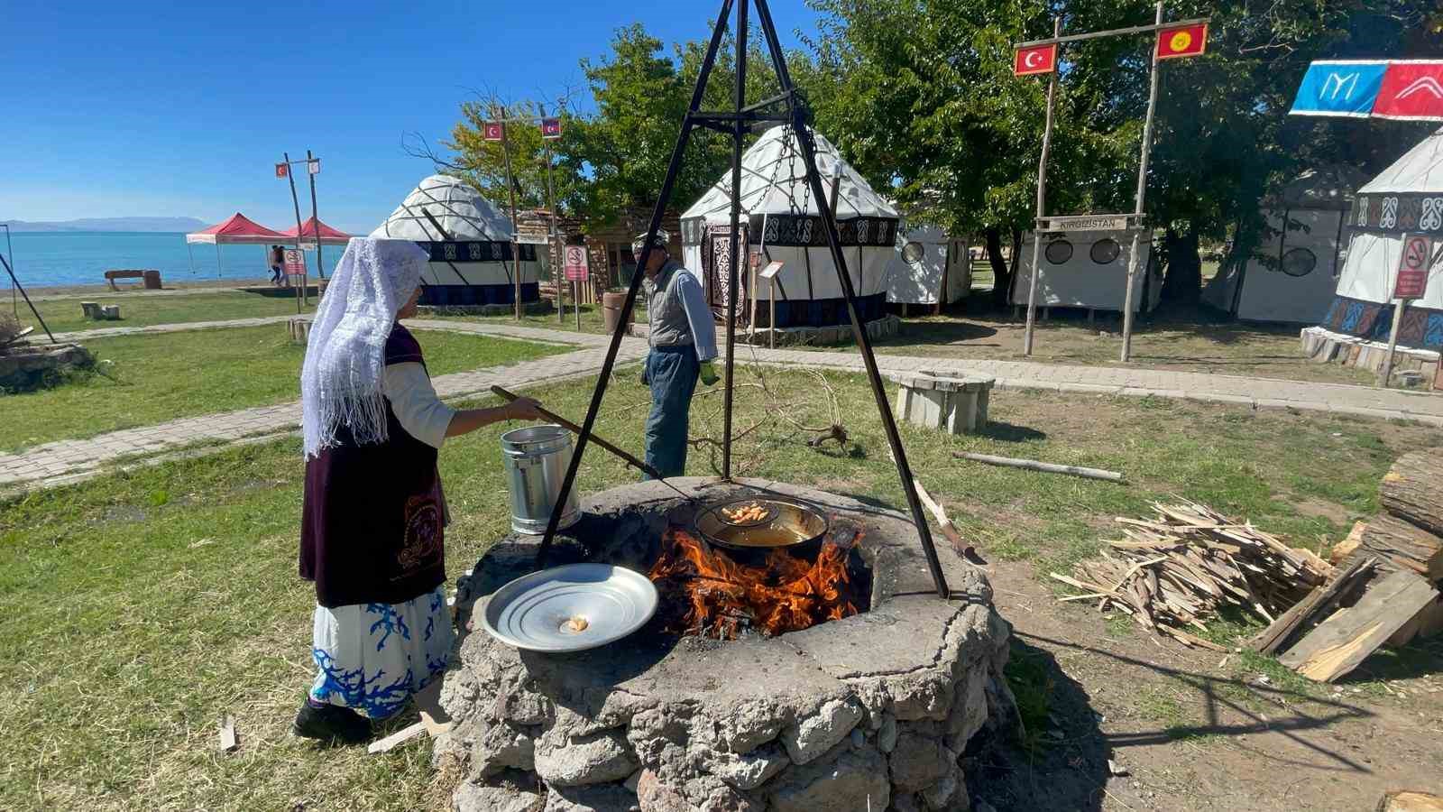 Muradiye’de Türk Kültürü etkinliği
