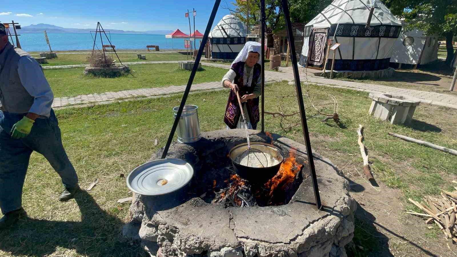 Muradiye’de Türk Kültürü etkinliği
