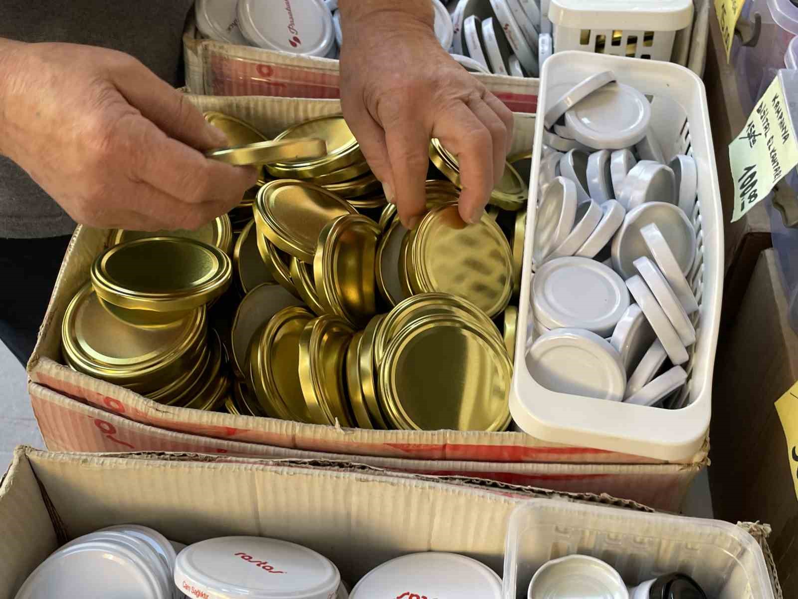 Kışlık konserve yapan birçok kişi kavanoz kapağını kapatırken bu hatayı yapıyor
