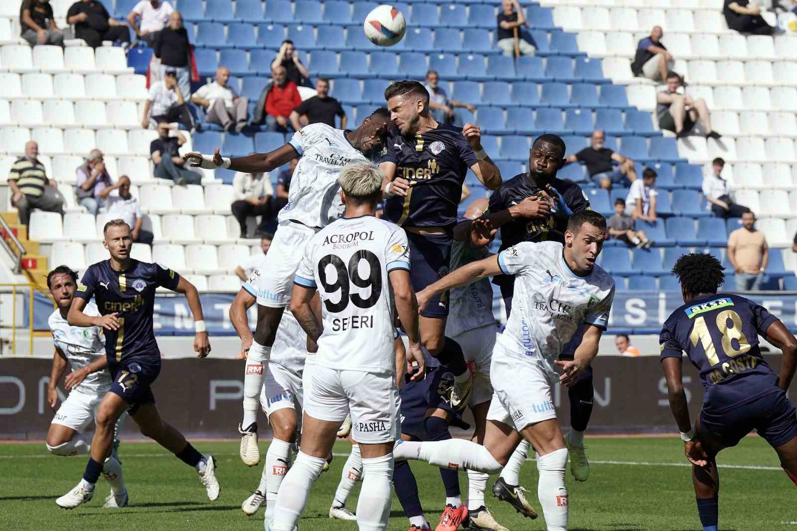 Trendyol Süper Lig: Kasımpaşa: 0 - Bodrum FK: 0 (İlk yarı)
