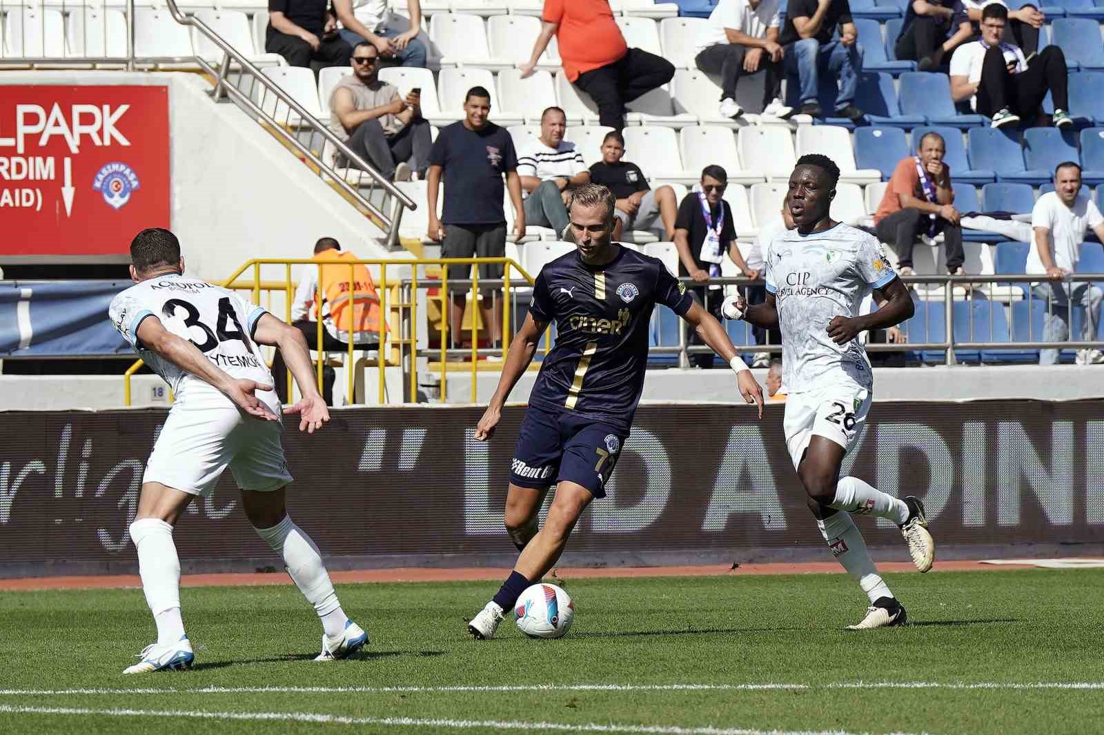 Trendyol Süper Lig: Kasımpaşa: 0 - Bodrum FK: 0 (İlk yarı)
