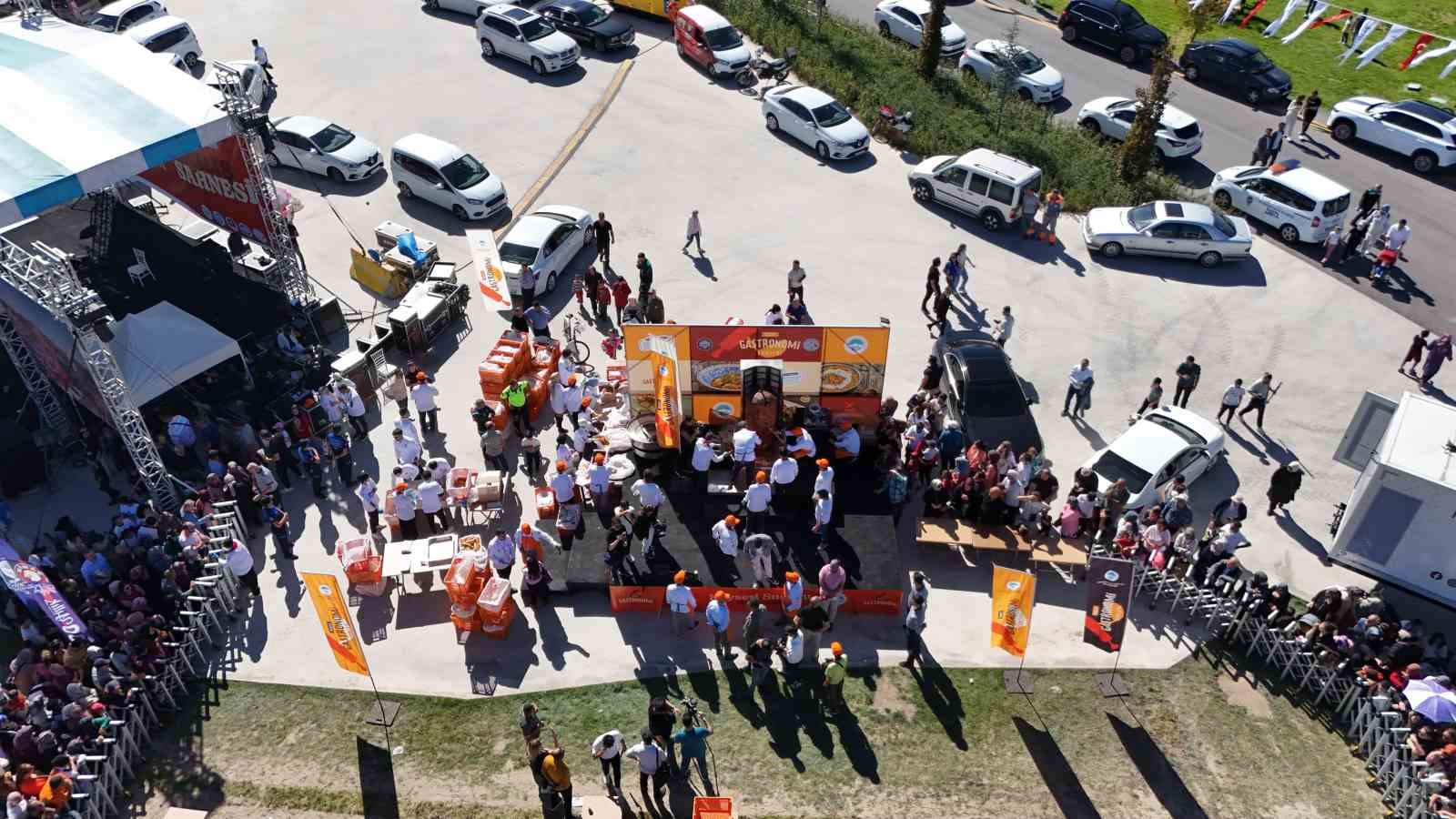 Kayseri Gastronomi Günleri’nde 1 ton sucuk döner dağıtıldı
