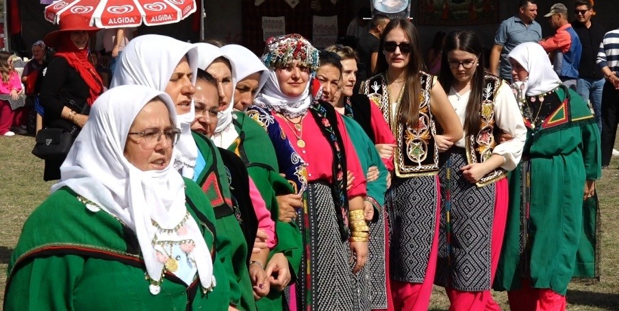 Kızılcıkdere 4. Bağ Bozumu etkinlikleri renkli görüntülere sahne oldu
