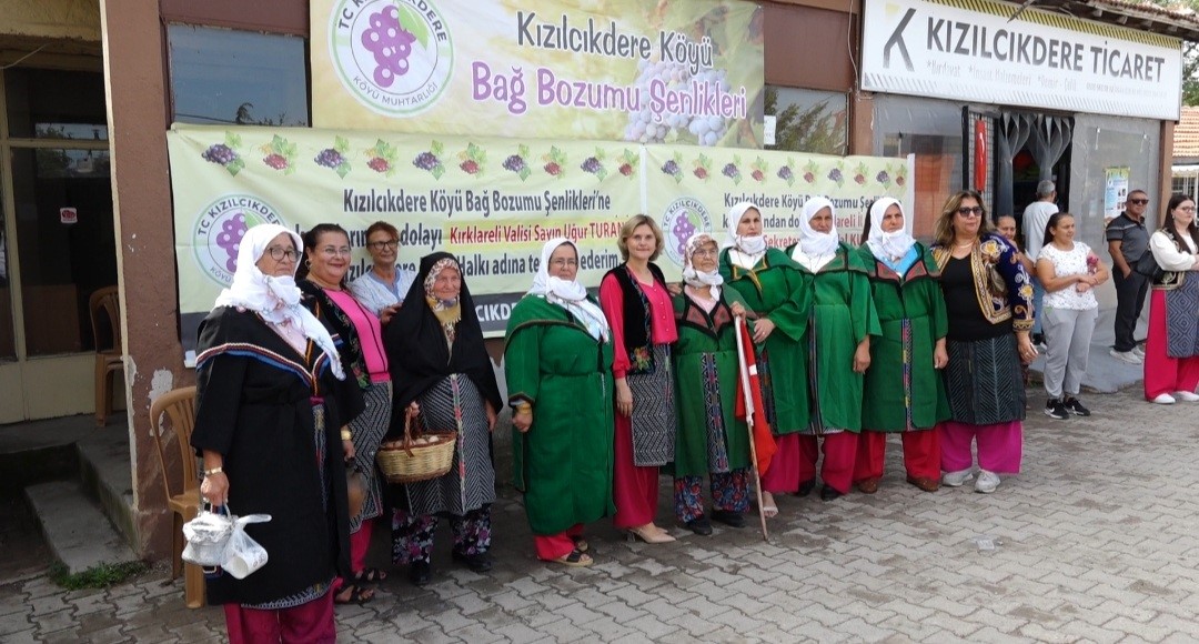 Kızılcıkdere 4. Bağ Bozumu etkinlikleri renkli görüntülere sahne oldu
