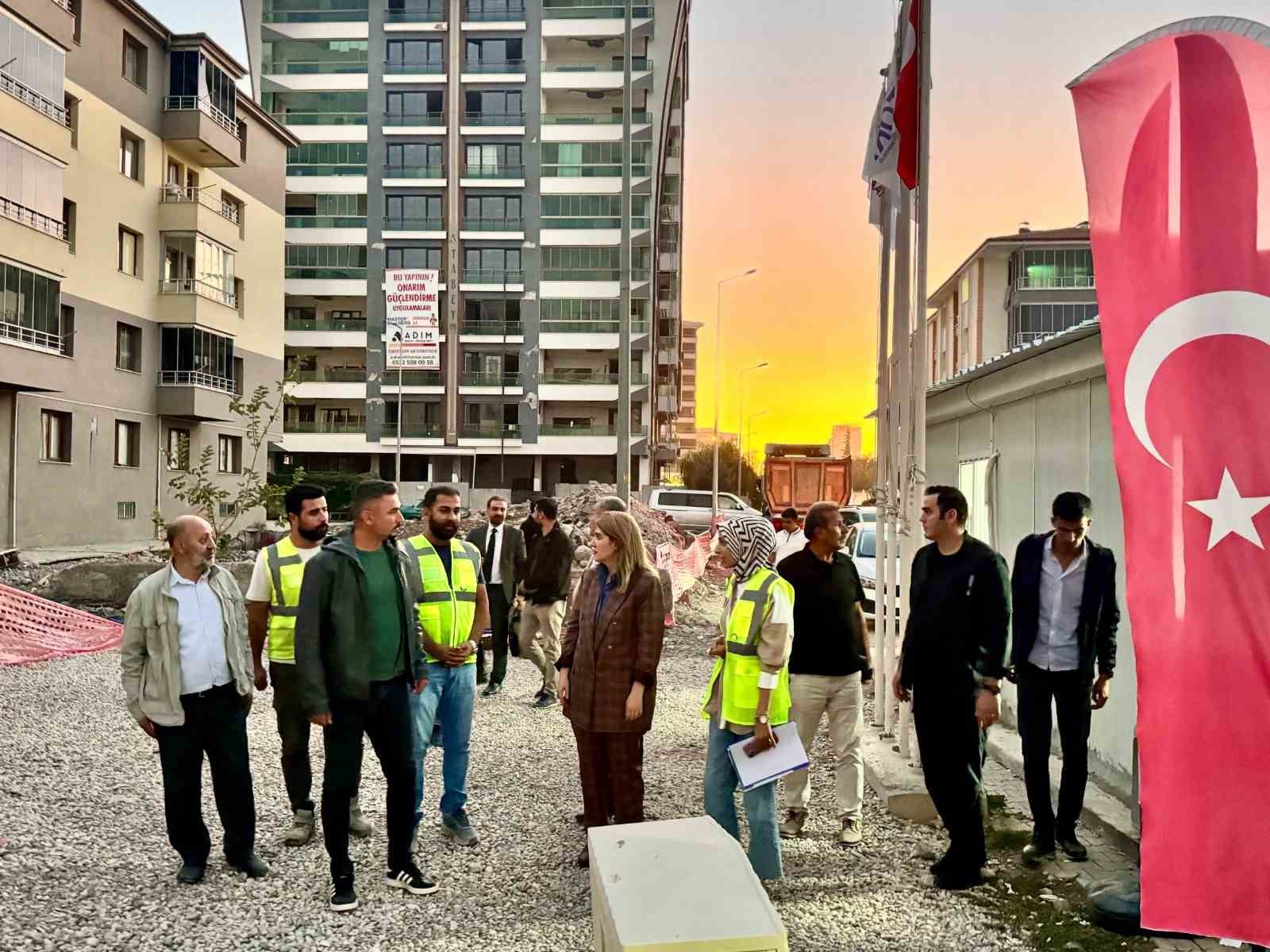 Malatya’nın yeni çarşısında örnek daireler hazırlanıyor
