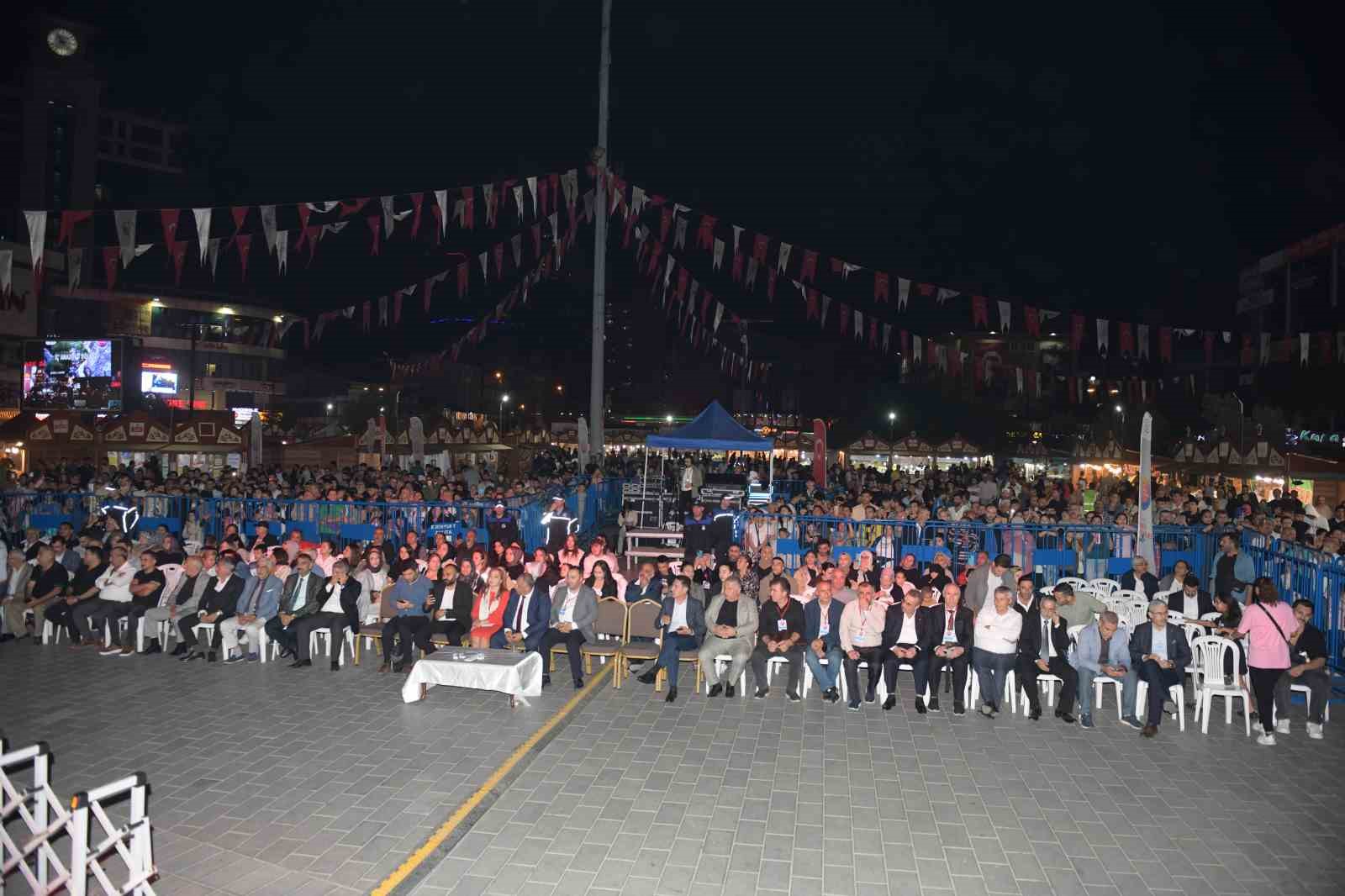 Esenyurt Kardeş Kültürler Festivali’nde İç Anadolu türküleri seslendirildi
