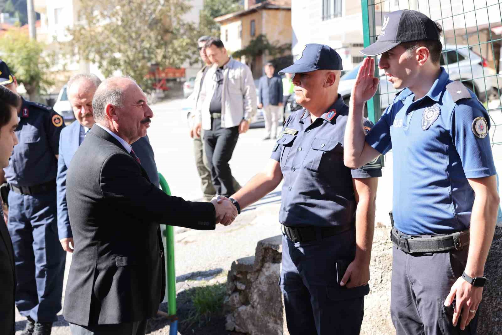 Vali Çalgan’dan ilk ilçe ziyareti ceviz diyarı Oğuzlar’a
