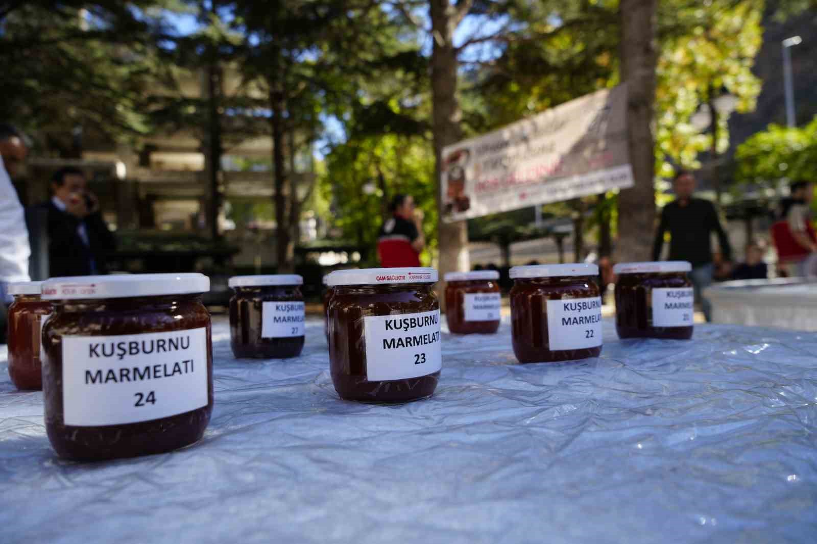 Gümüşhane’nin yöresel lezzetleri jürinin karşısında kıyasıya yarıştı
