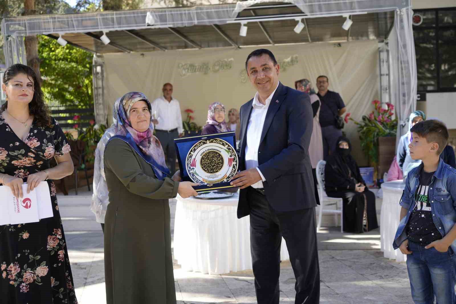 Gümüşhane’nin yöresel lezzetleri jürinin karşısında kıyasıya yarıştı
