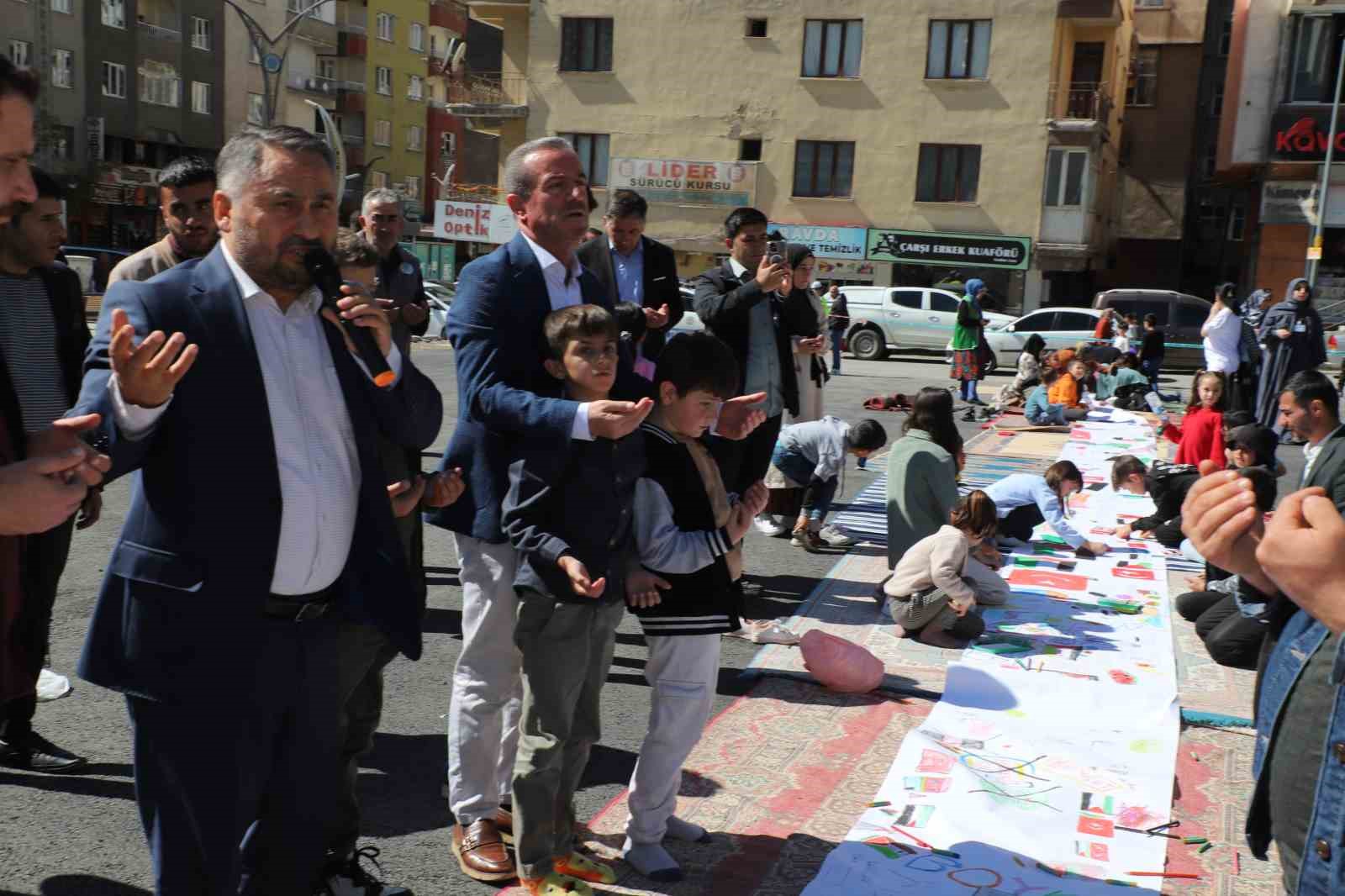 Yetimler Vakfı’ndan ‘Filistinli çocuklar için çiz’ etkinliği
