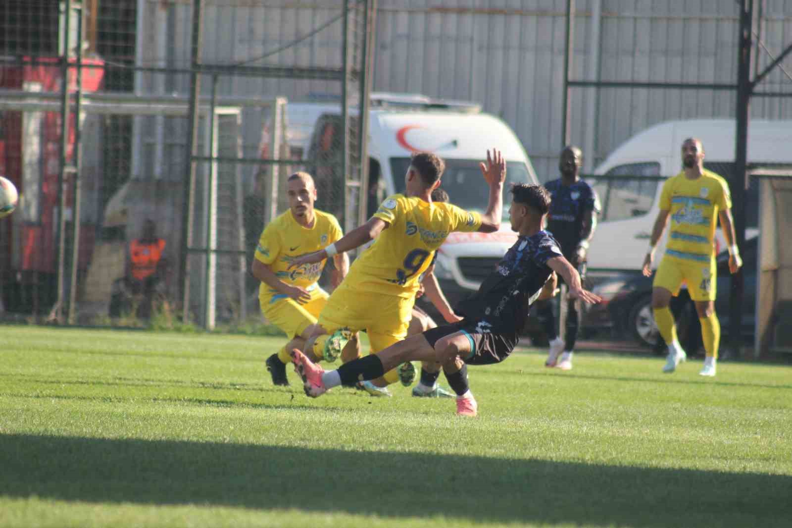 TFF 2. Lig: Belediye Derincespor: 1 - Erbaaspor: 1
