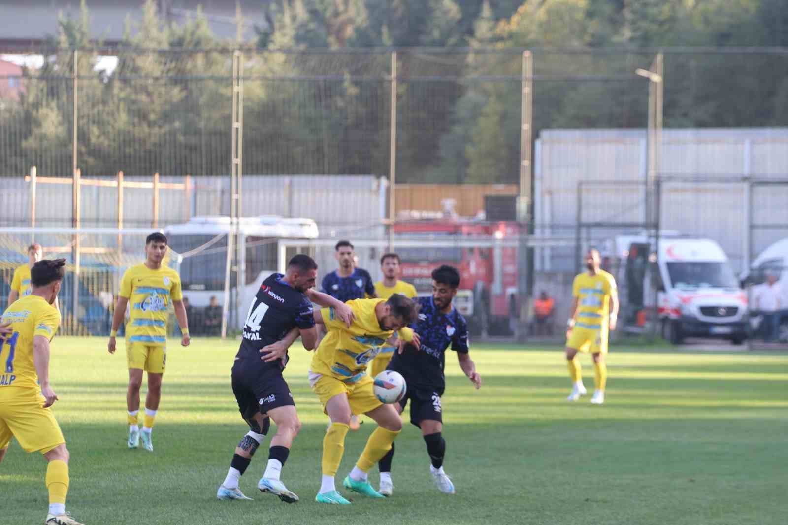 TFF 2. Lig: Belediye Derincespor: 1 - Erbaaspor: 1
