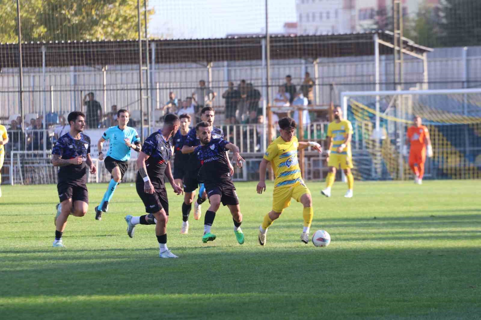 TFF 2. Lig: Belediye Derincespor: 1 - Erbaaspor: 1
