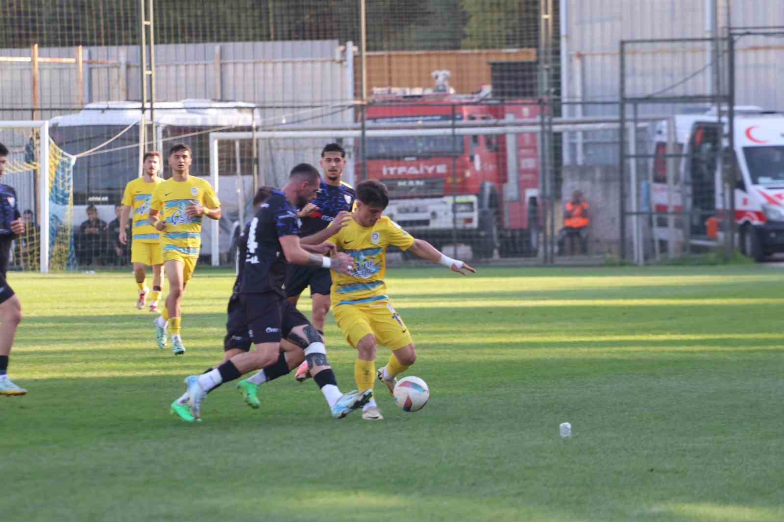 TFF 2. Lig: Belediye Derincespor: 1 - Erbaaspor: 1
