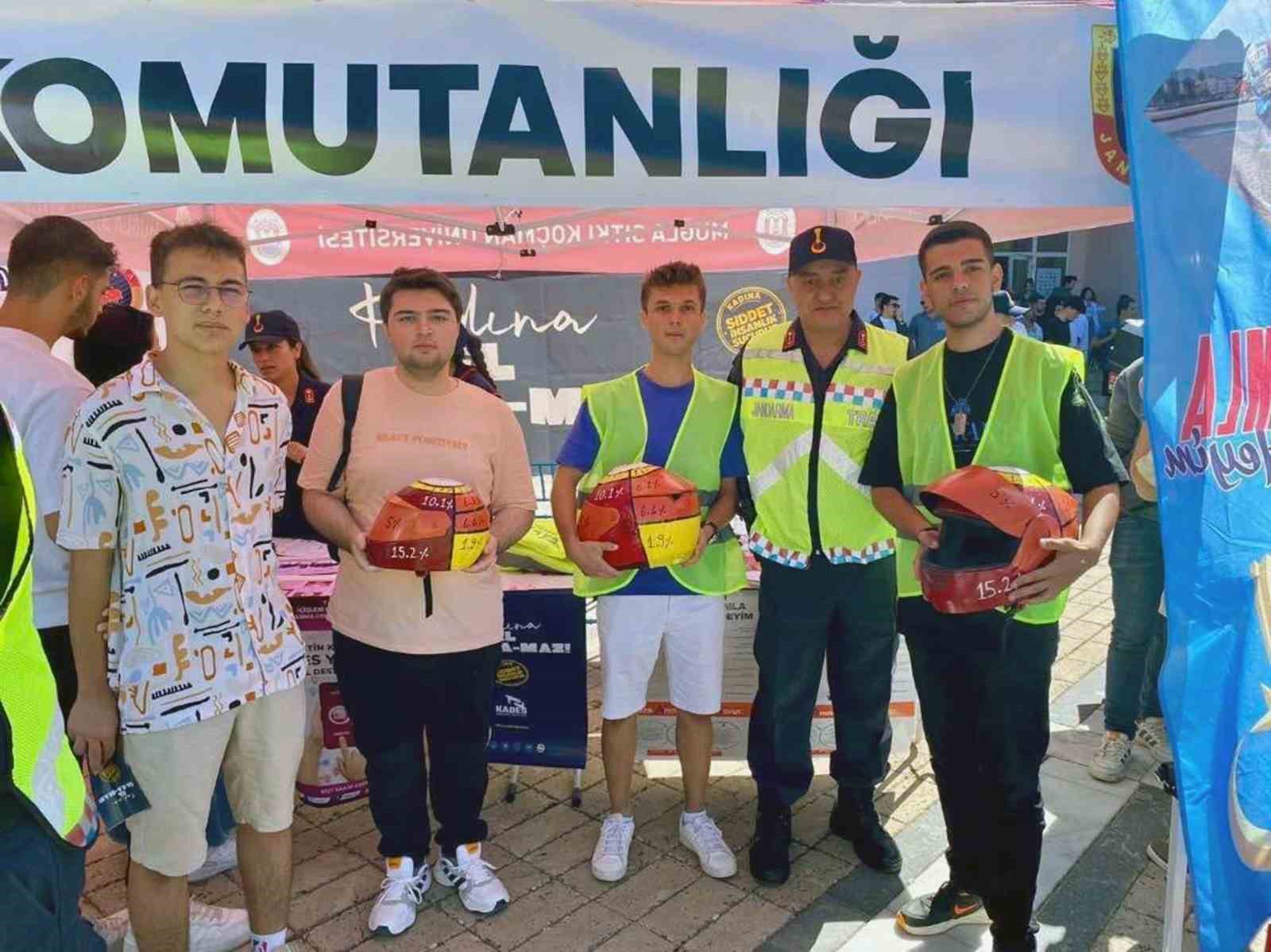 Jandarmadan Üniversite gençliğine bilgilendirme
