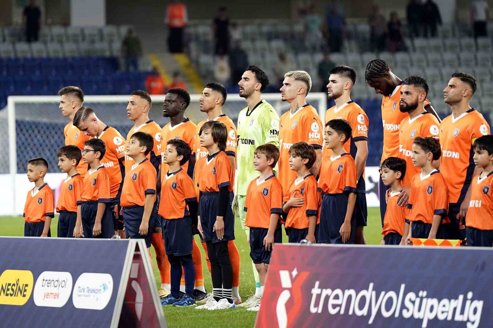 Trendyol Süper Lig: Başakşehir: 0 - Kayserispor: 0 (Maç devam ediyor)
