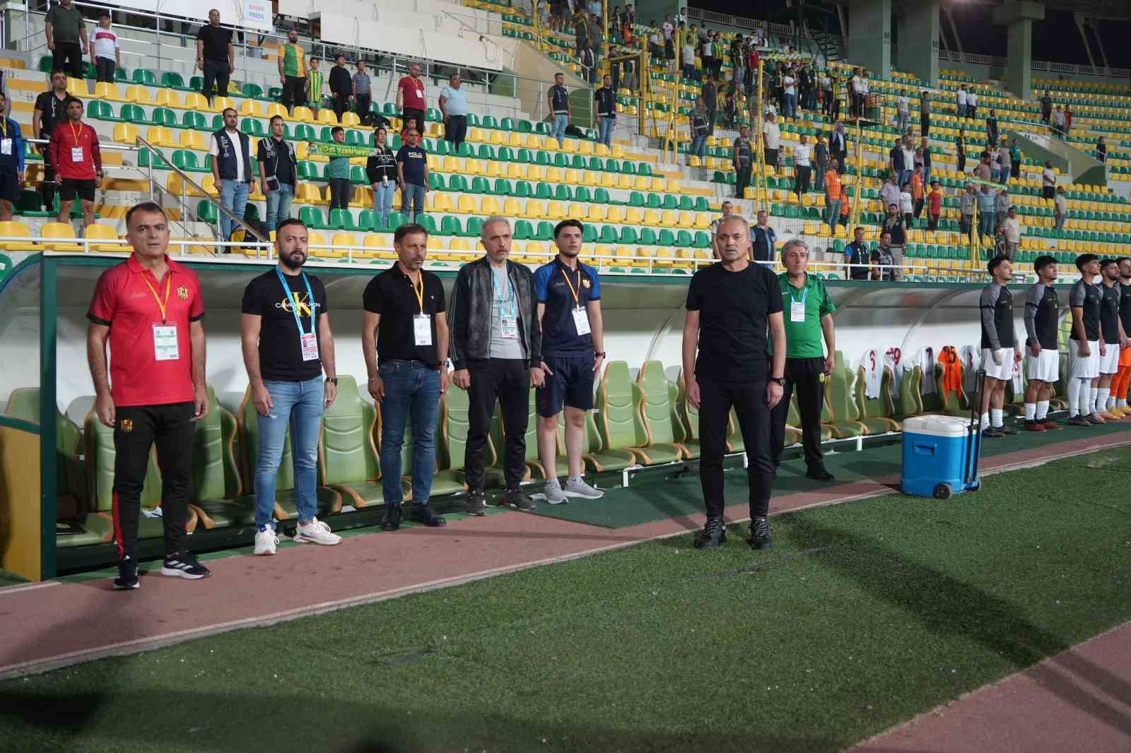 Trendyol 1. Lig: Şanlıurfaspor: 0 - Yeni Malatyaspor: 0 (Maç devam ediyor)
