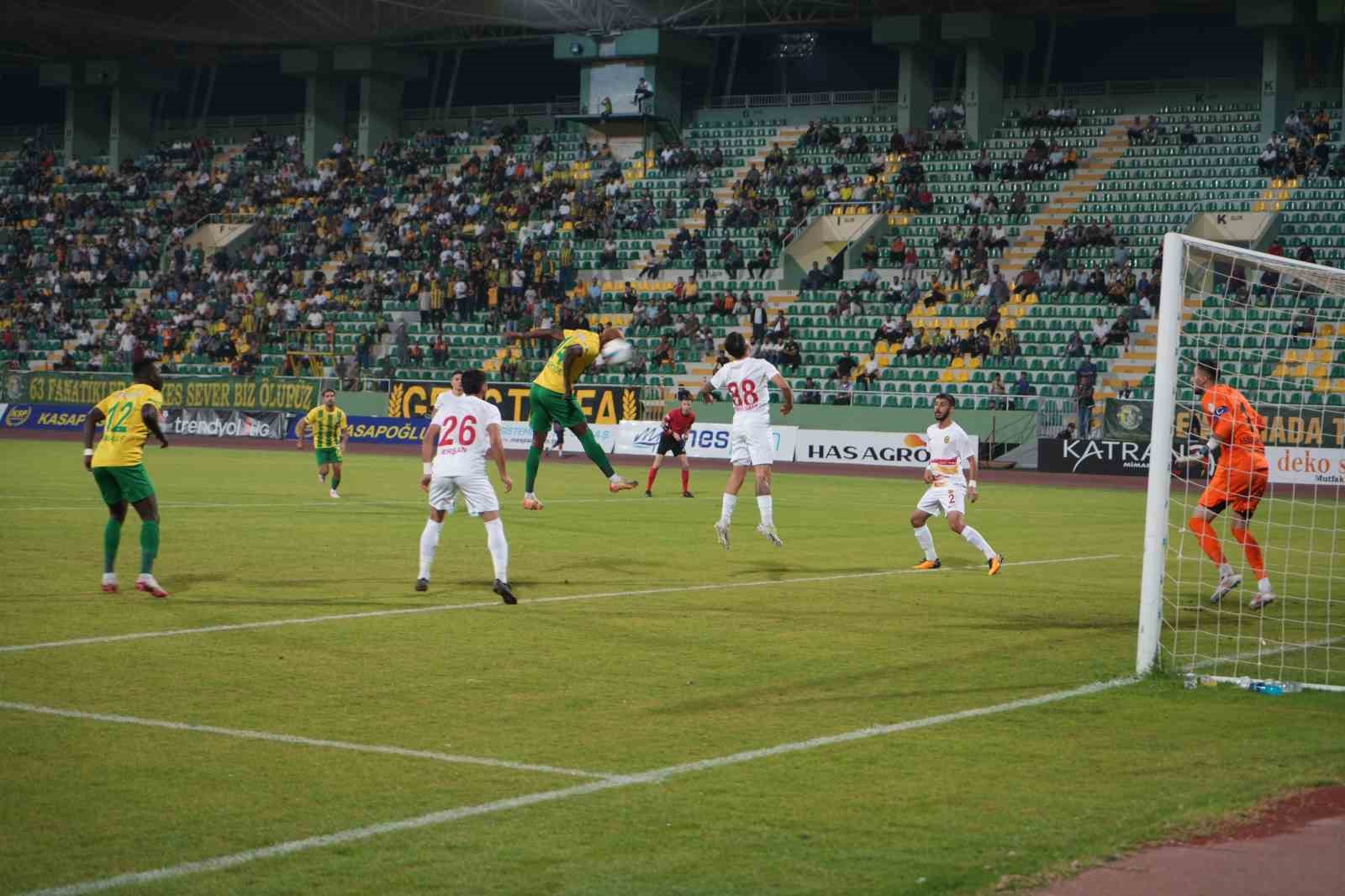 Trendyol 1. Lig: Şanlıurfaspor: 0 - Yeni Malatyaspor: 0 (Maç devam ediyor)
