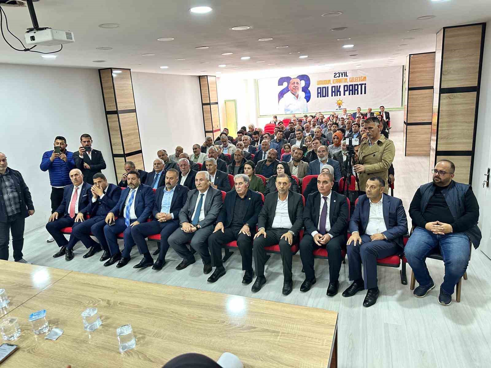 Ağrı’da AK Parti’de devir teslim töreni
