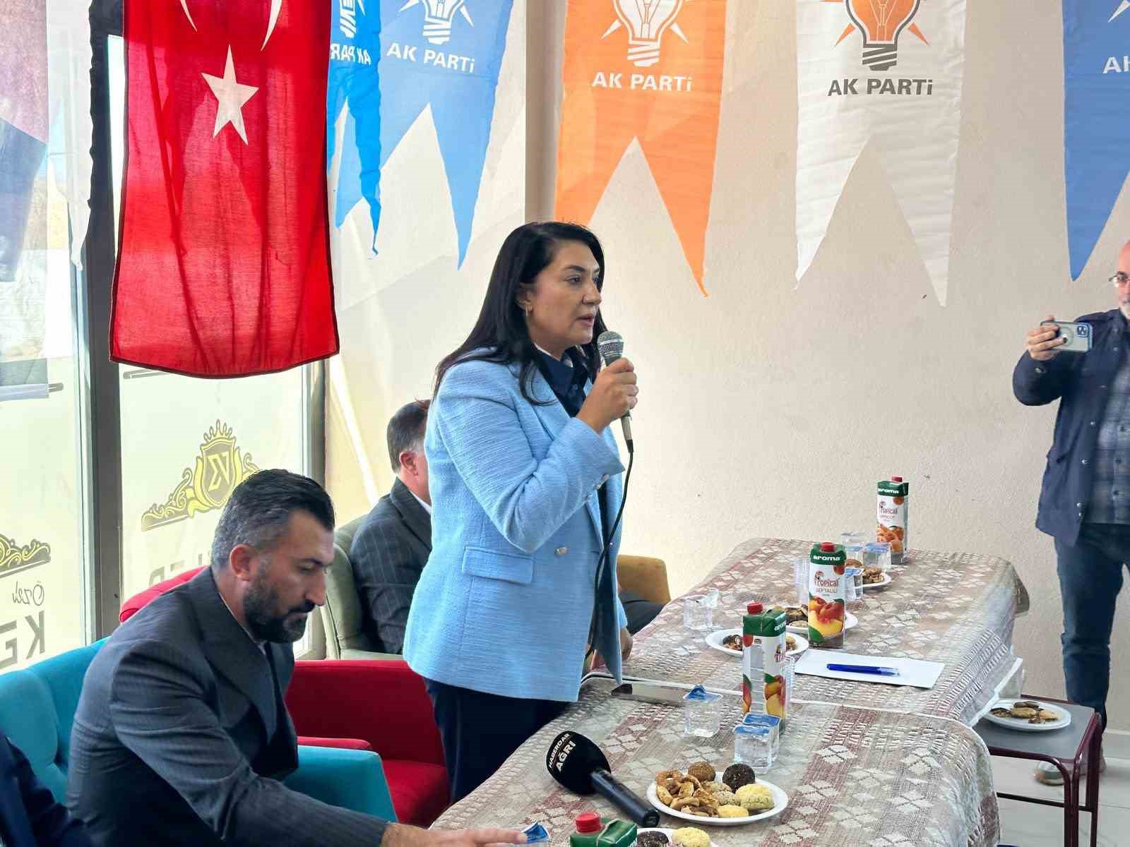 Ağrı’da AK Parti’de devir teslim töreni
