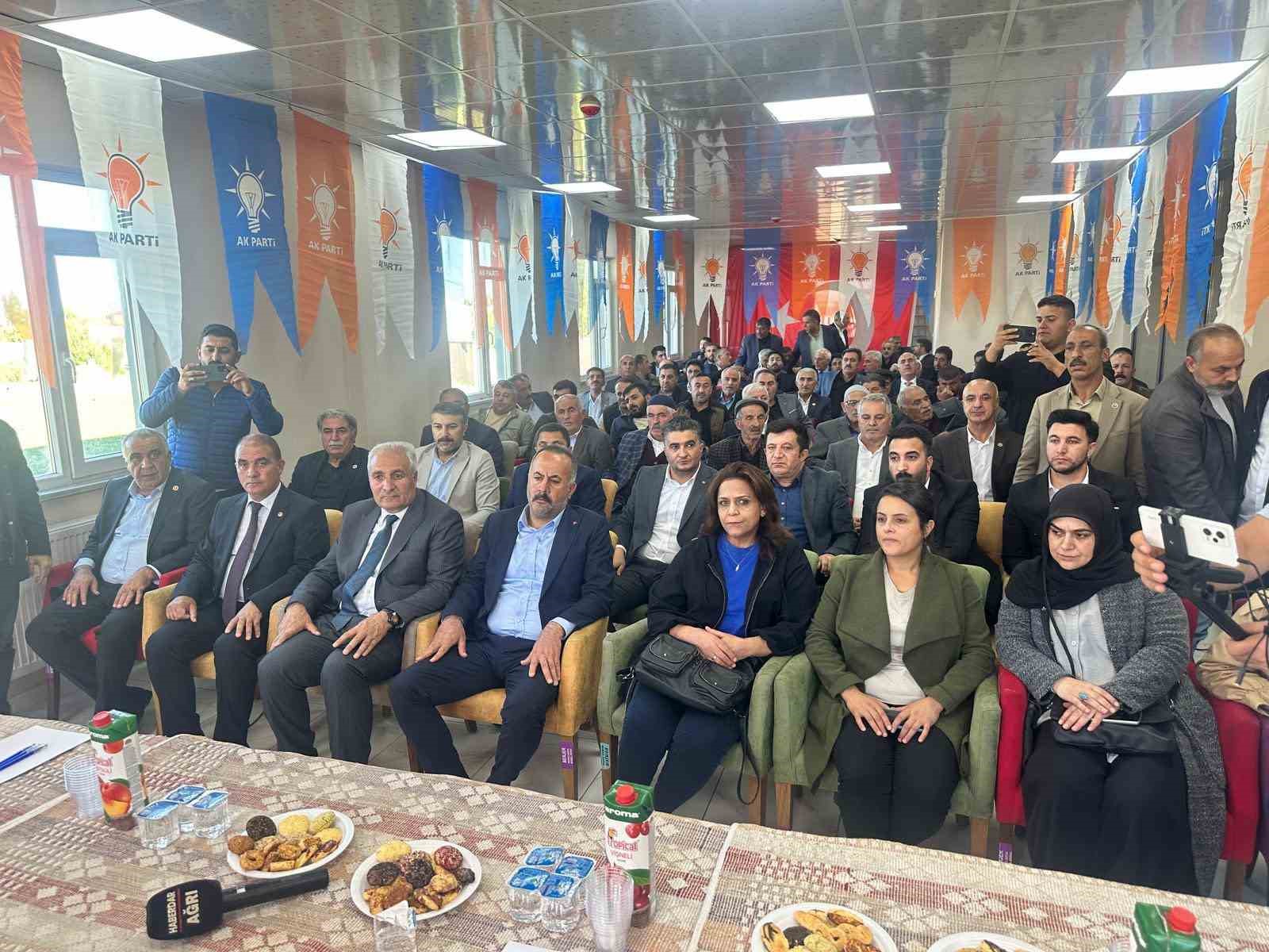 Ağrı’da AK Parti’de devir teslim töreni
