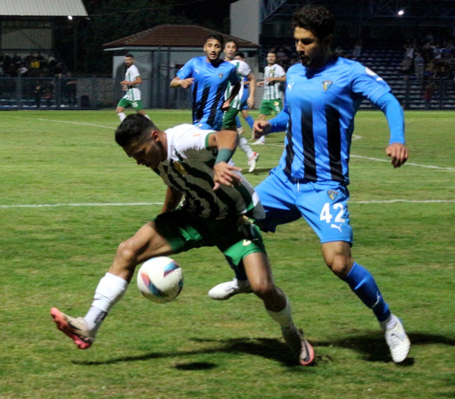 TFF 2. Lig: Karacabey Belediyespor: 1 - Serik Belediyespor: 2
