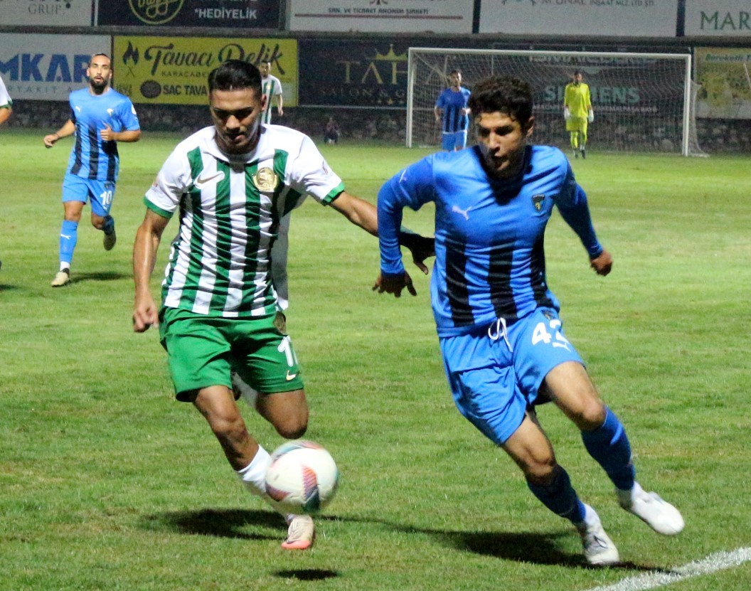 TFF 2. Lig: Karacabey Belediyespor: 1 - Serik Belediyespor: 2
