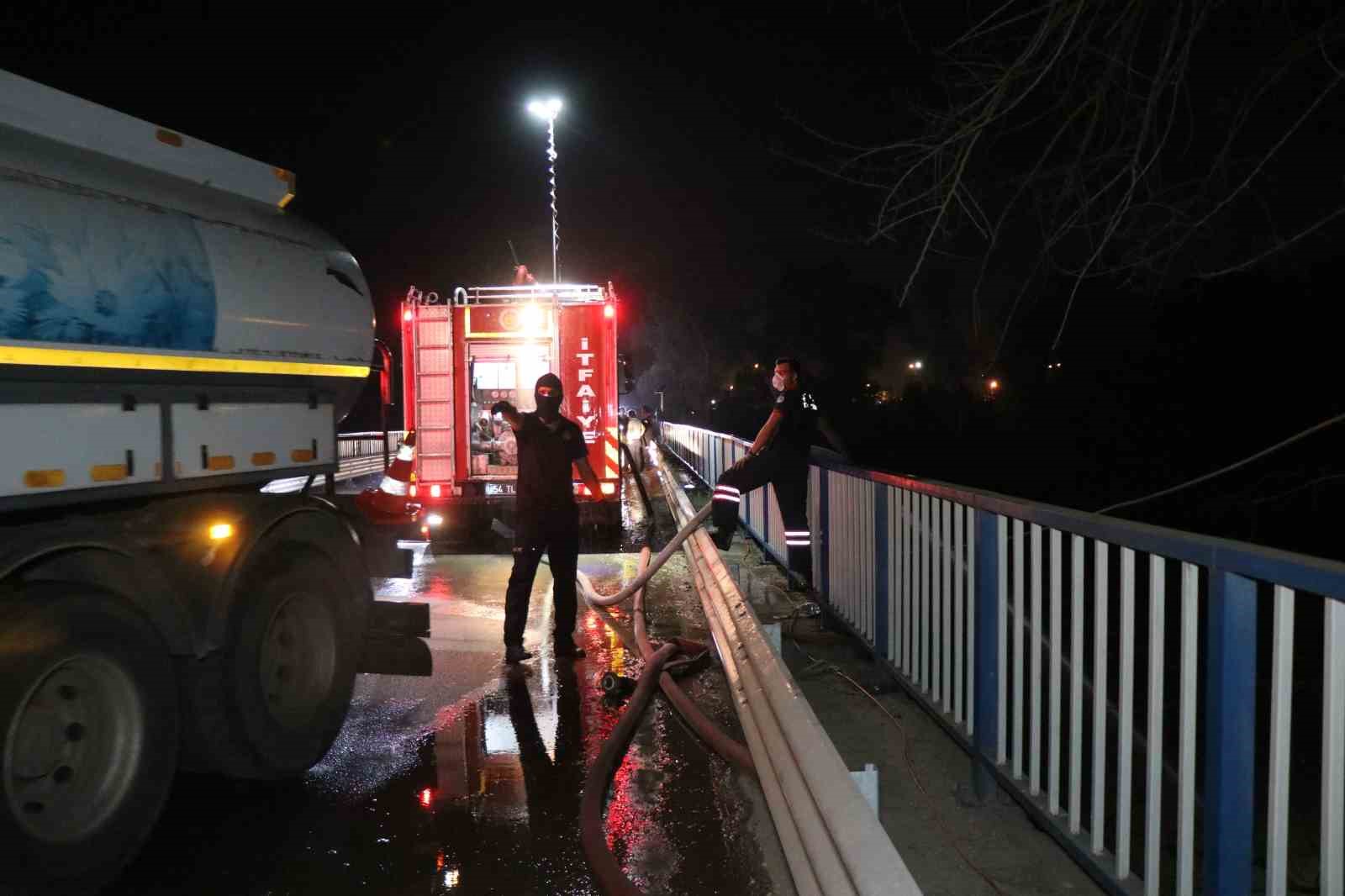 Ekipleri seferber eden o kokunun bertaraf edilmesi için 5 saattir çalışmalar sürüyor
