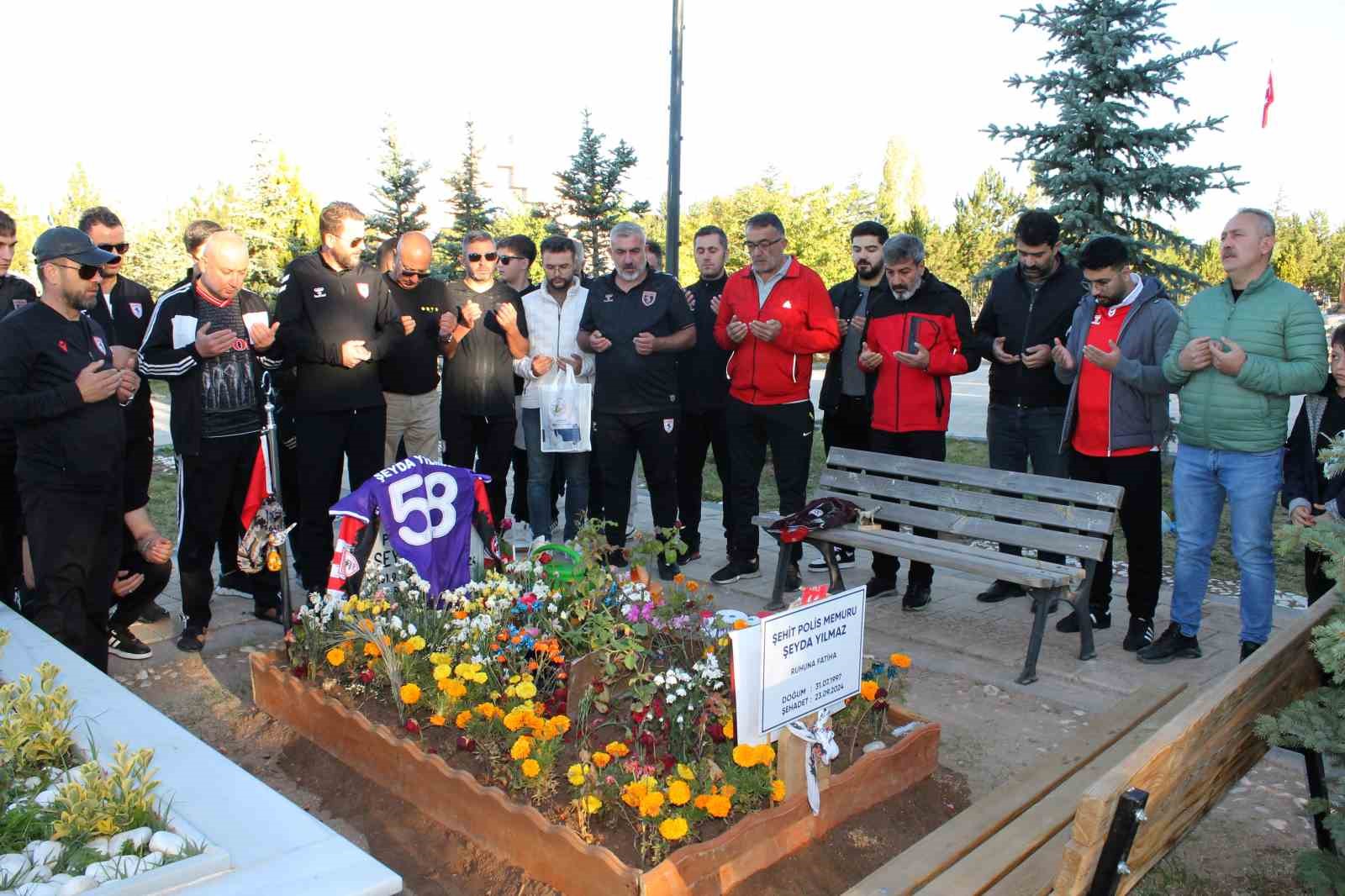 Samsunspor taraftarı şehit polis Şeyda Yılmaz’ı unutmadı
