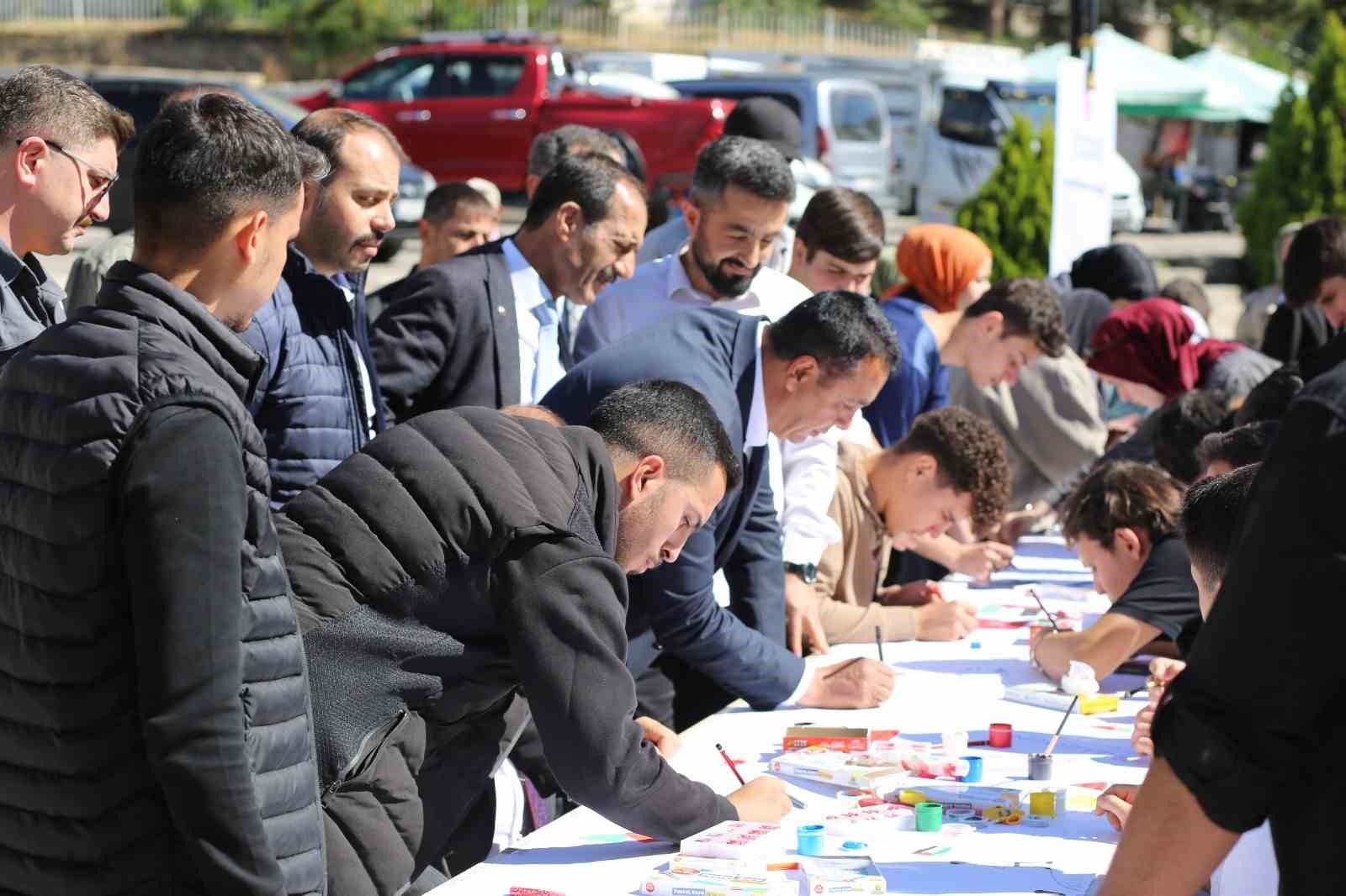 Gümüşhane’de ‘Filistinli Çocuklar İçin Çiz’ etkinliği düzenlendi
