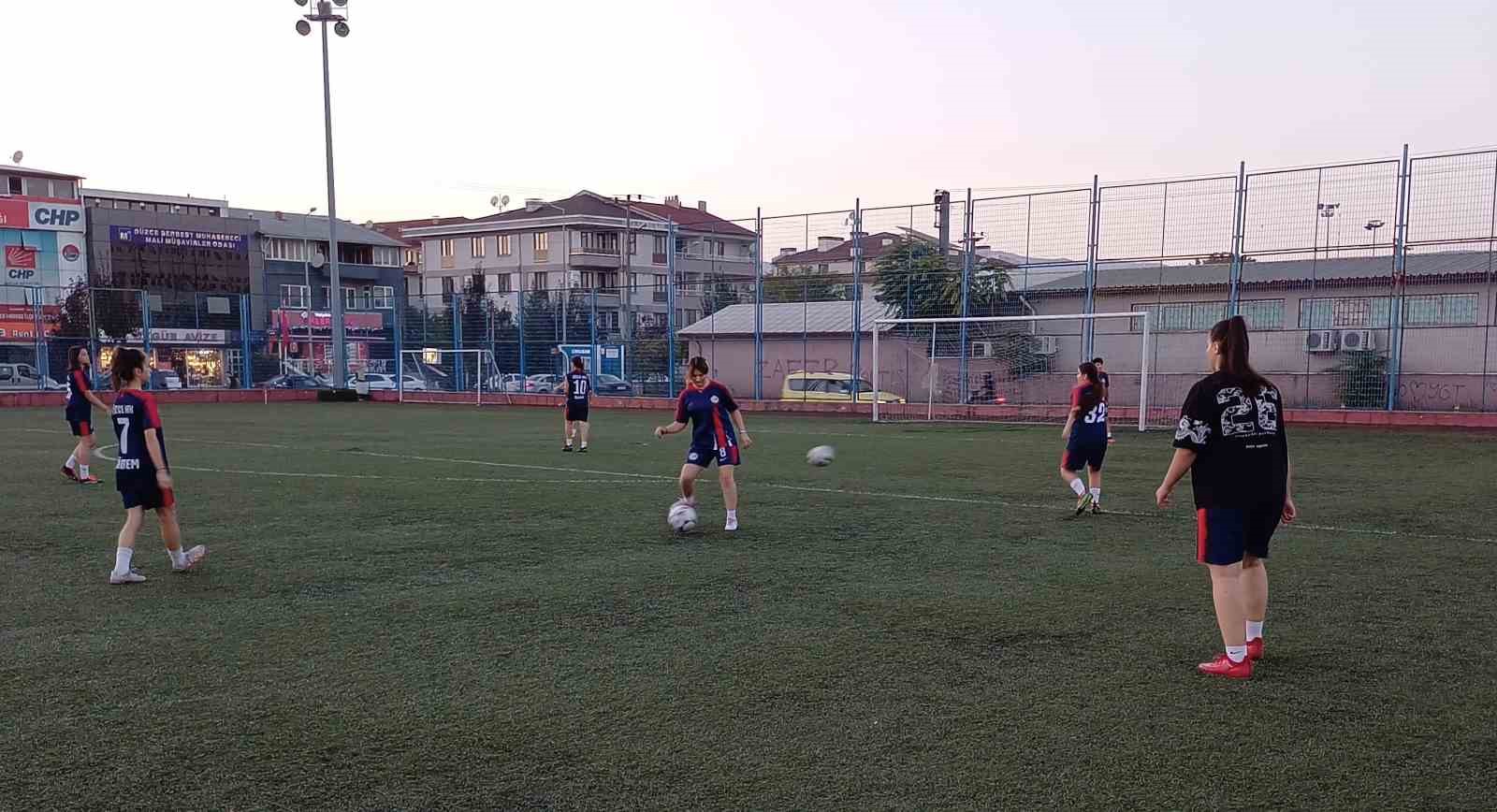 Düzce Kadın Futbol Takımı 1. Lig için iddialı
