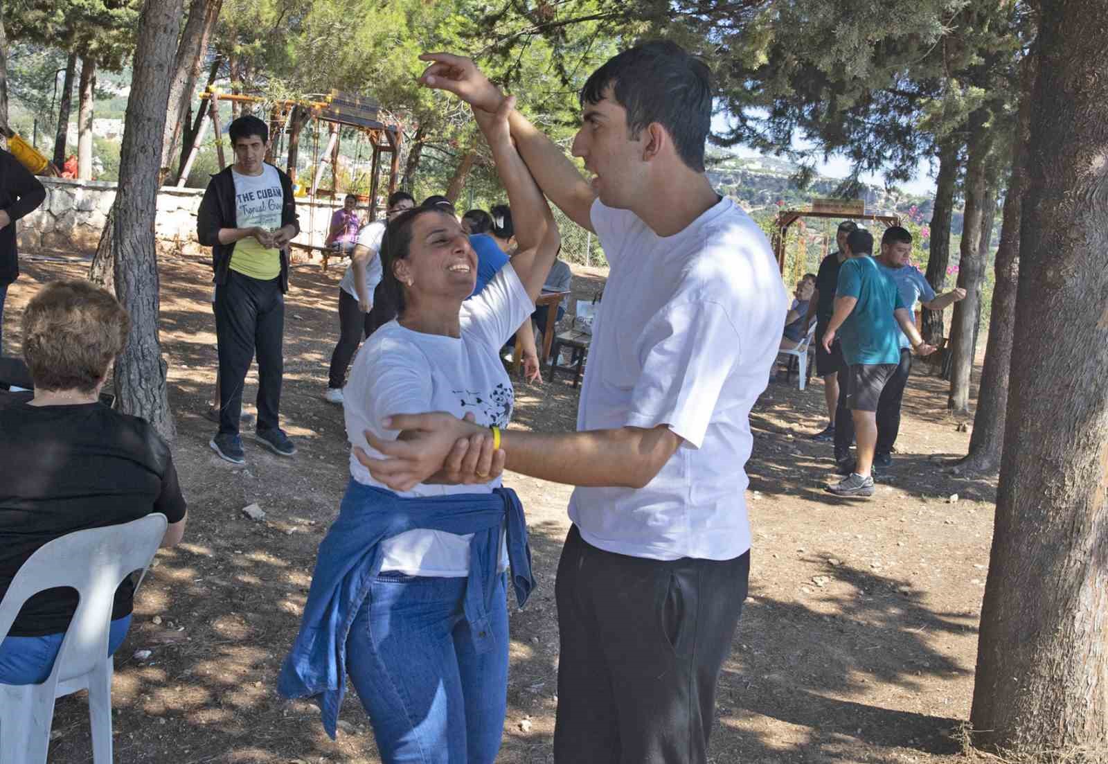 Özel bireyler Darısekisi Örnek Köyünü gezdi
