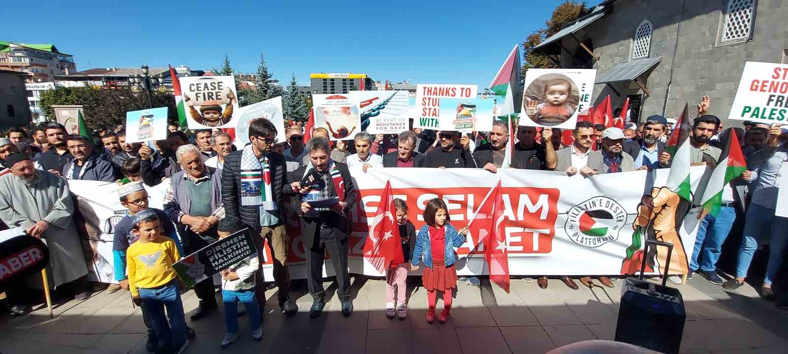 İsrail’in saldırıları Erzurum’da protesto edildi
