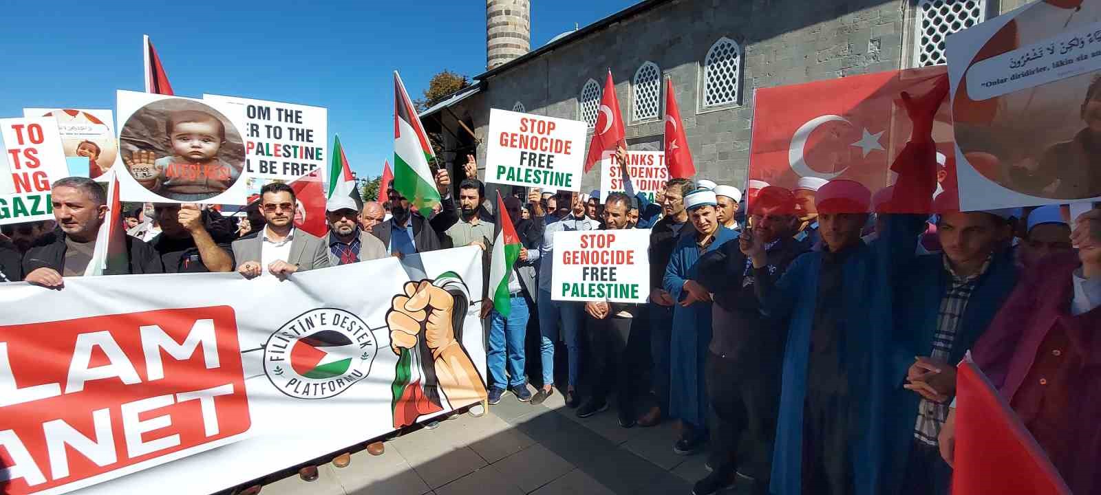 İsrail’in saldırıları Erzurum’da protesto edildi
