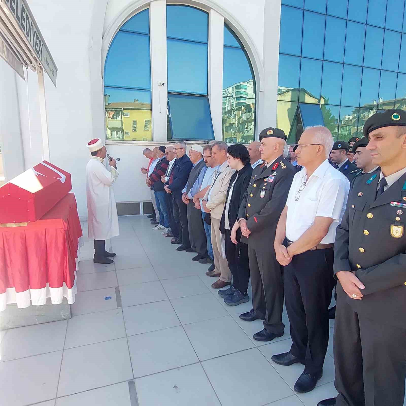 Şehit babası emekli astsubay vefat etti
