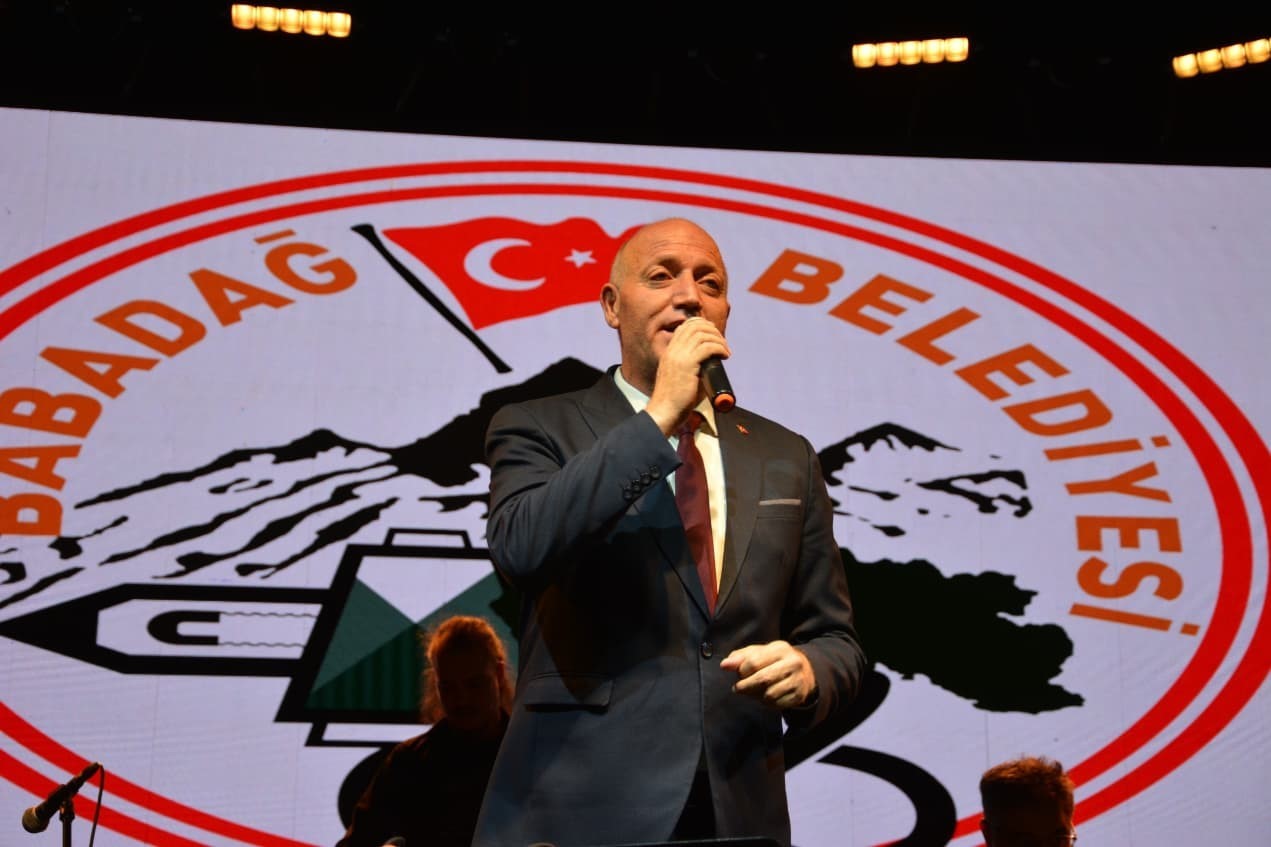 Uğur Işılak, Babafest’te unutulmaz bir gece yaşattı
